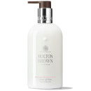 Molton Brown Delicious Rhubarb and Rose Hand Lotion -käsivoide (300ml)