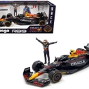 Bburago 1:24 F1 RED BULL RACING RB19 2023 WITH DRIVER FIGURE VERSTAPPEN