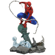 Diamond Select Marvel Gallery PVC Statue - Spider-Man On Lampost