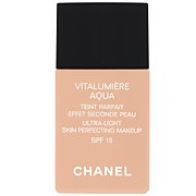 Chanel Vitalumière Aqua Ultra-Light Skin Perfecting Makeup SPF 15 40 Beige 30ml