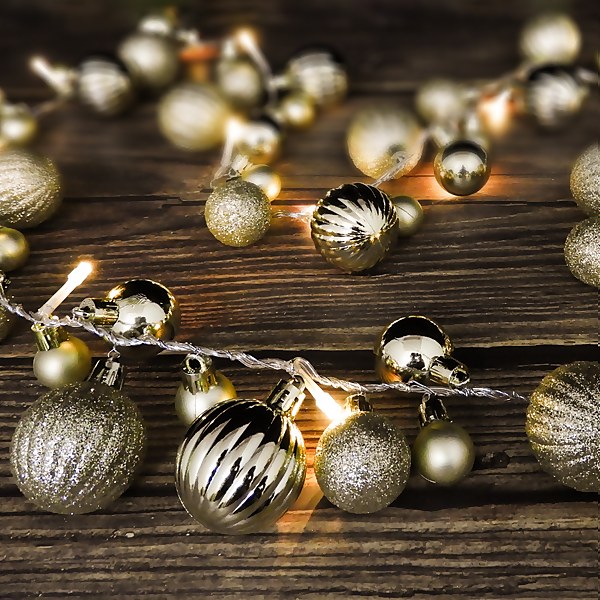 Battery operated christmas baubles clearance