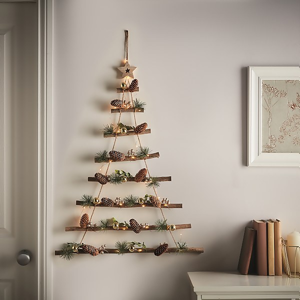 Wooden wall hanging christmas tree clearance