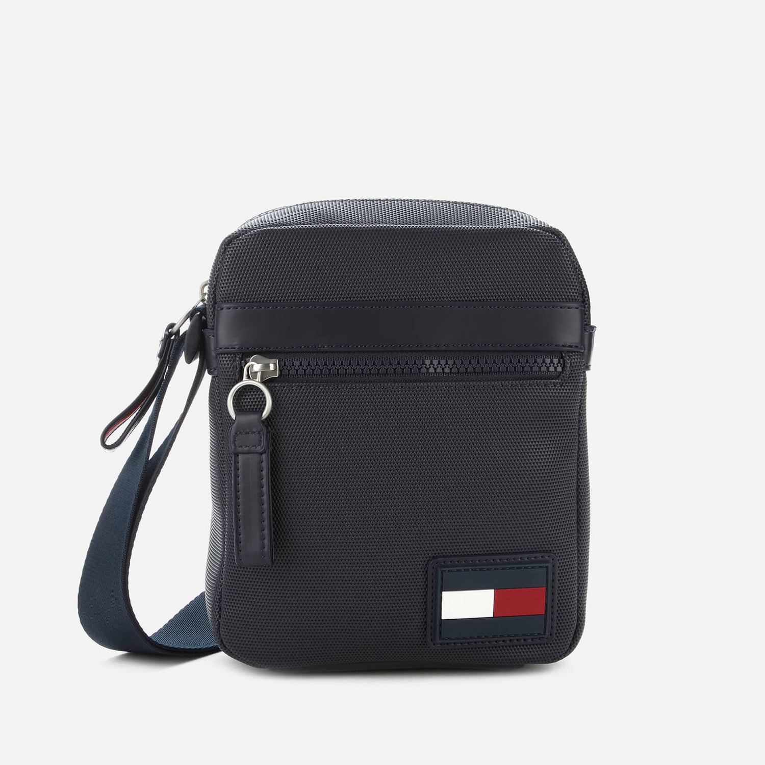 Tommy hilfiger sky hotsell captain bag