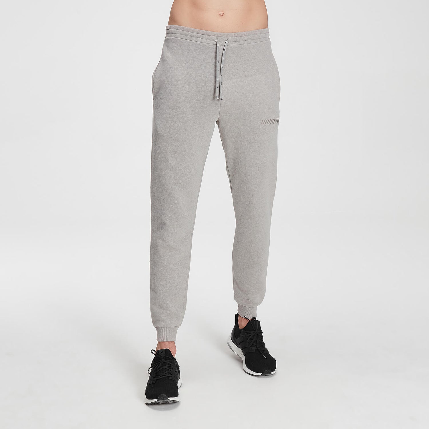 Męskie spodnie dresowe z kolekcji Tonal Graphic MP – Storm Grey Marl