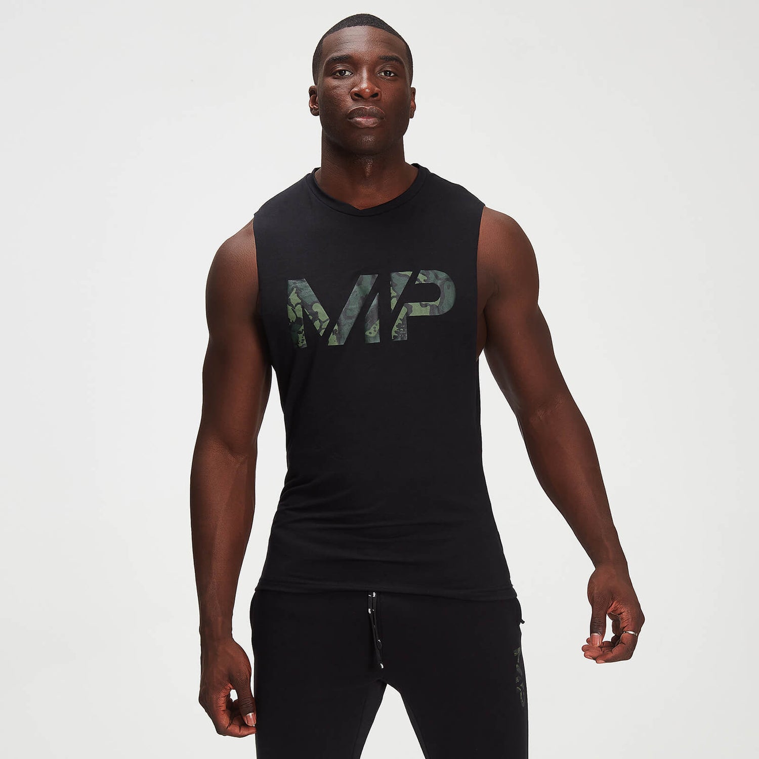 Camiseta sin mangas con estampado de camuflaje drirelease® Adapt para hombre de MP - Negro