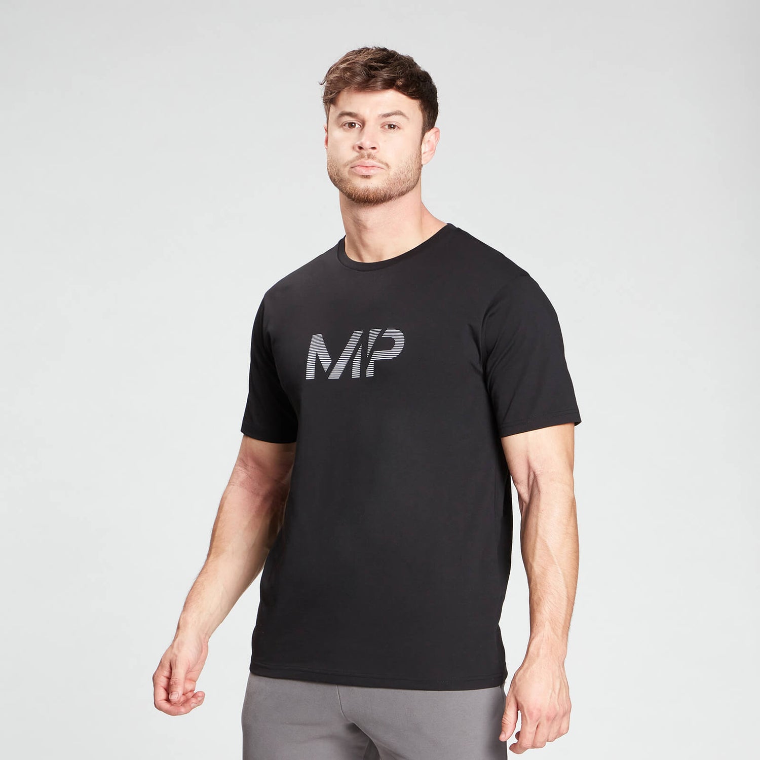 メンズグラデーションラインTシャツ｜ブラック｜MYPROTEIN™（マイプロテイン