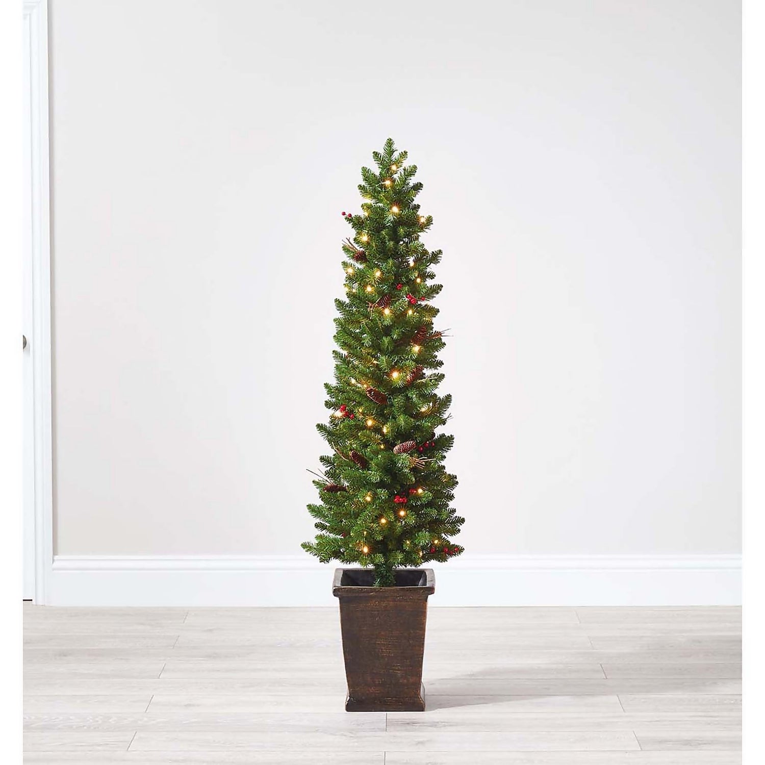 5Ft Pre-Lit / Pre-Decorated Berries Pot Christmas Tree | Homebase