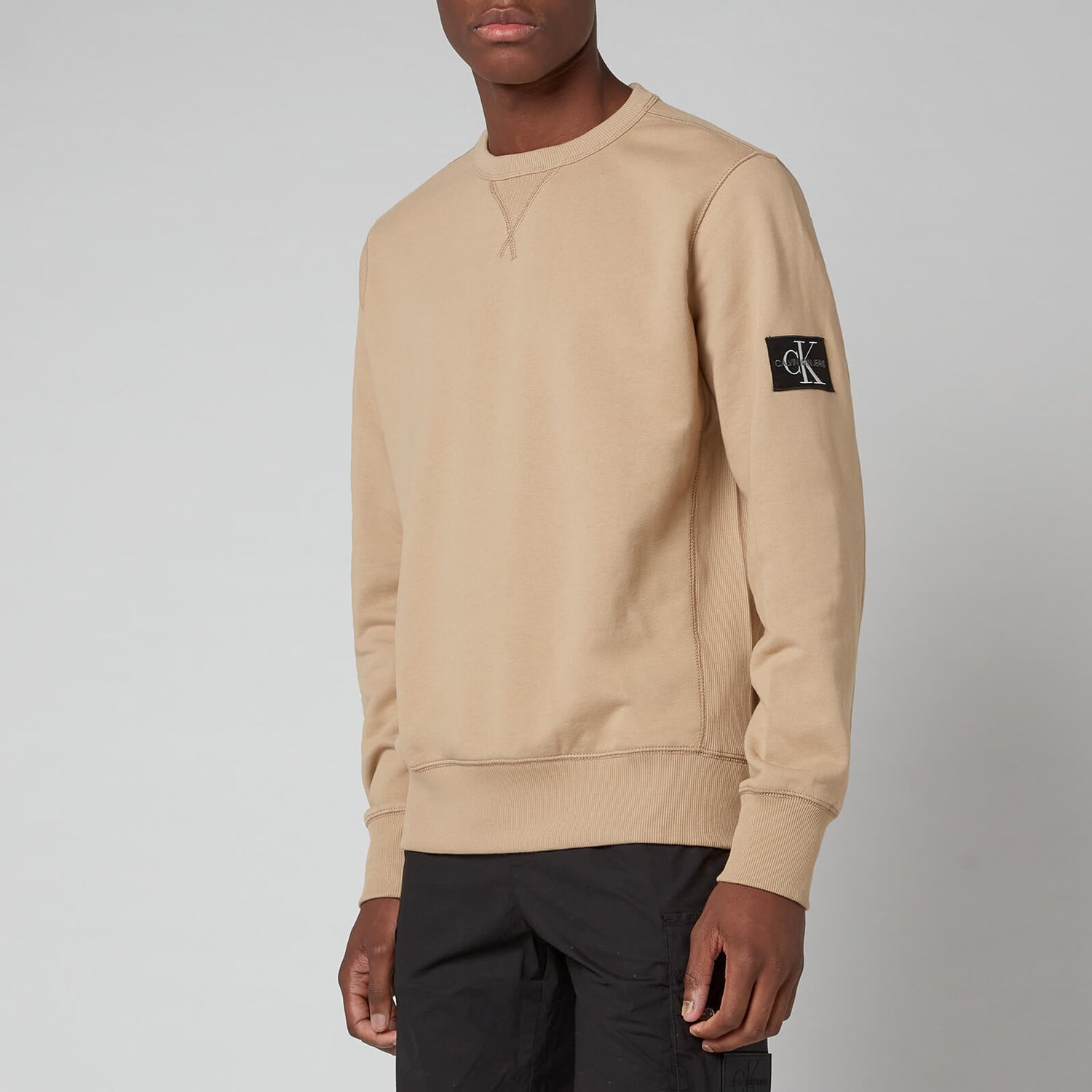 Calvin Klein Jeans Men's Organic Cotton Badge Sweatshirt - Beige