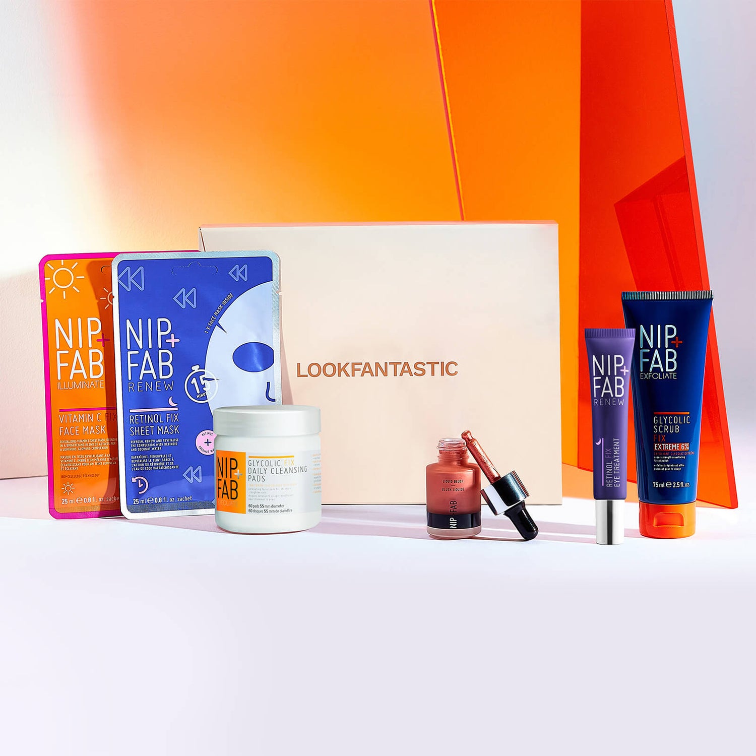 LOOKFANTASTIC x Nip+Fab Starter Kit (Стоимостью более 7,379Р)