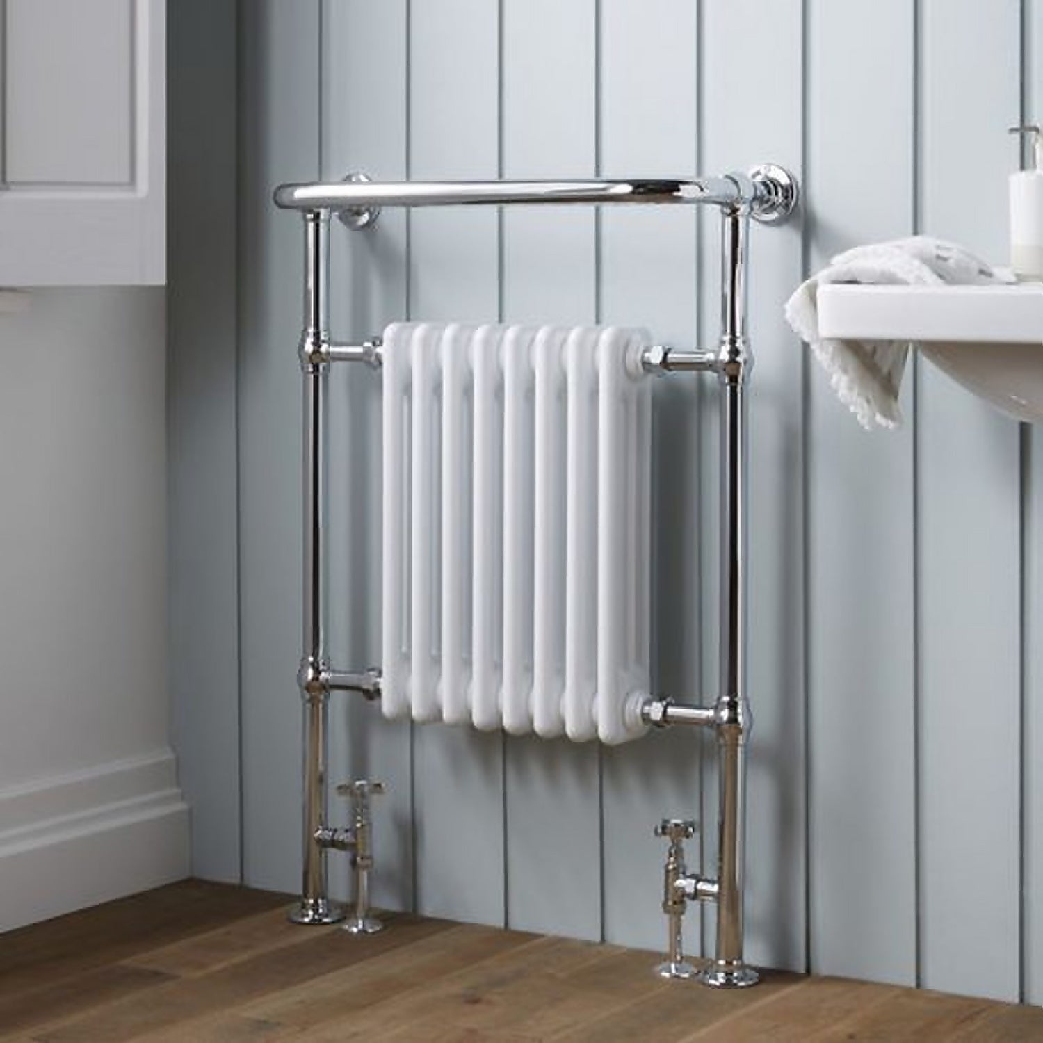 Bathstore Portchester Traditional Style Towel Radiator 965 x 637
