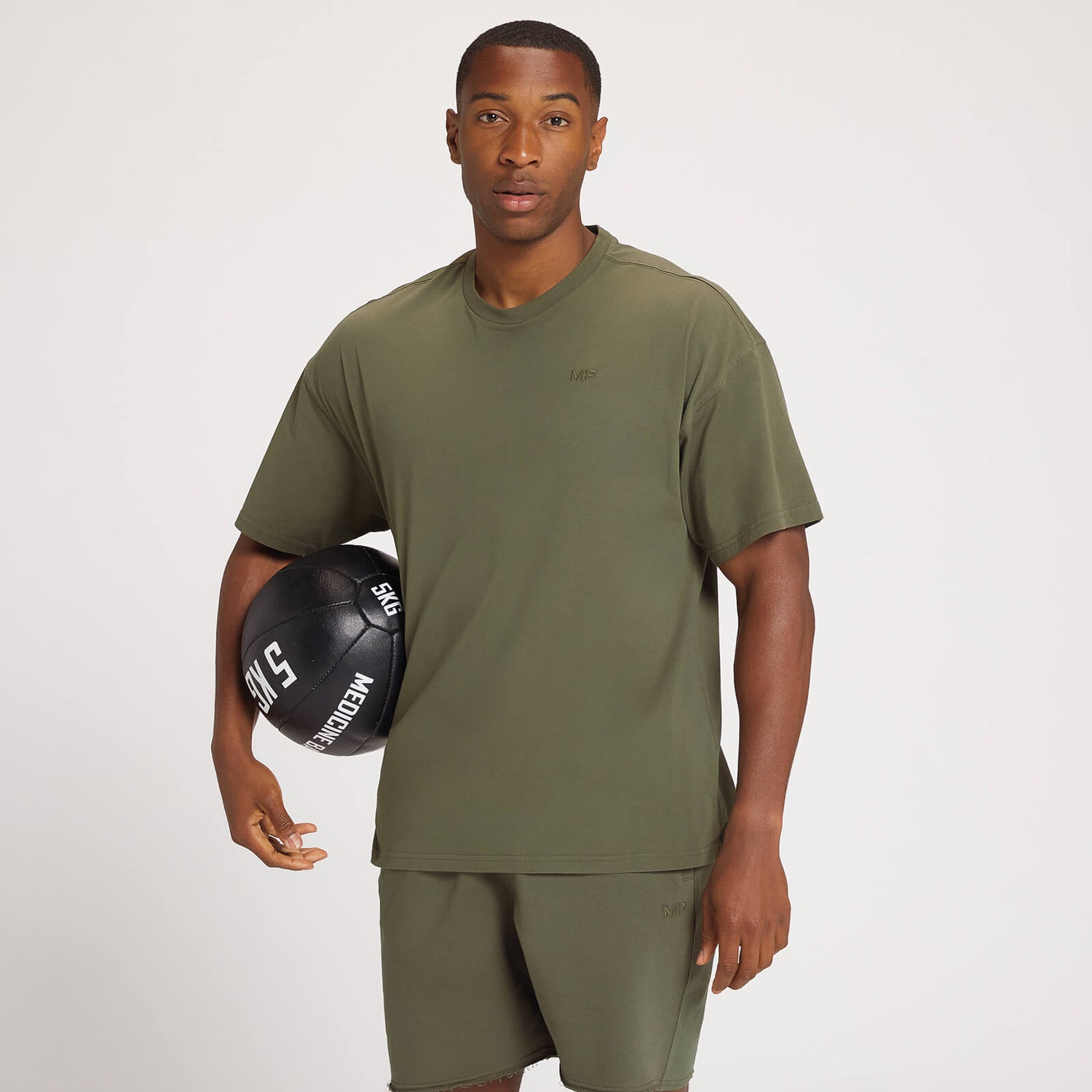 MP Moška majica s kratkimi rokavi širokega kroja za dinamični trening – temno olivna - XXS