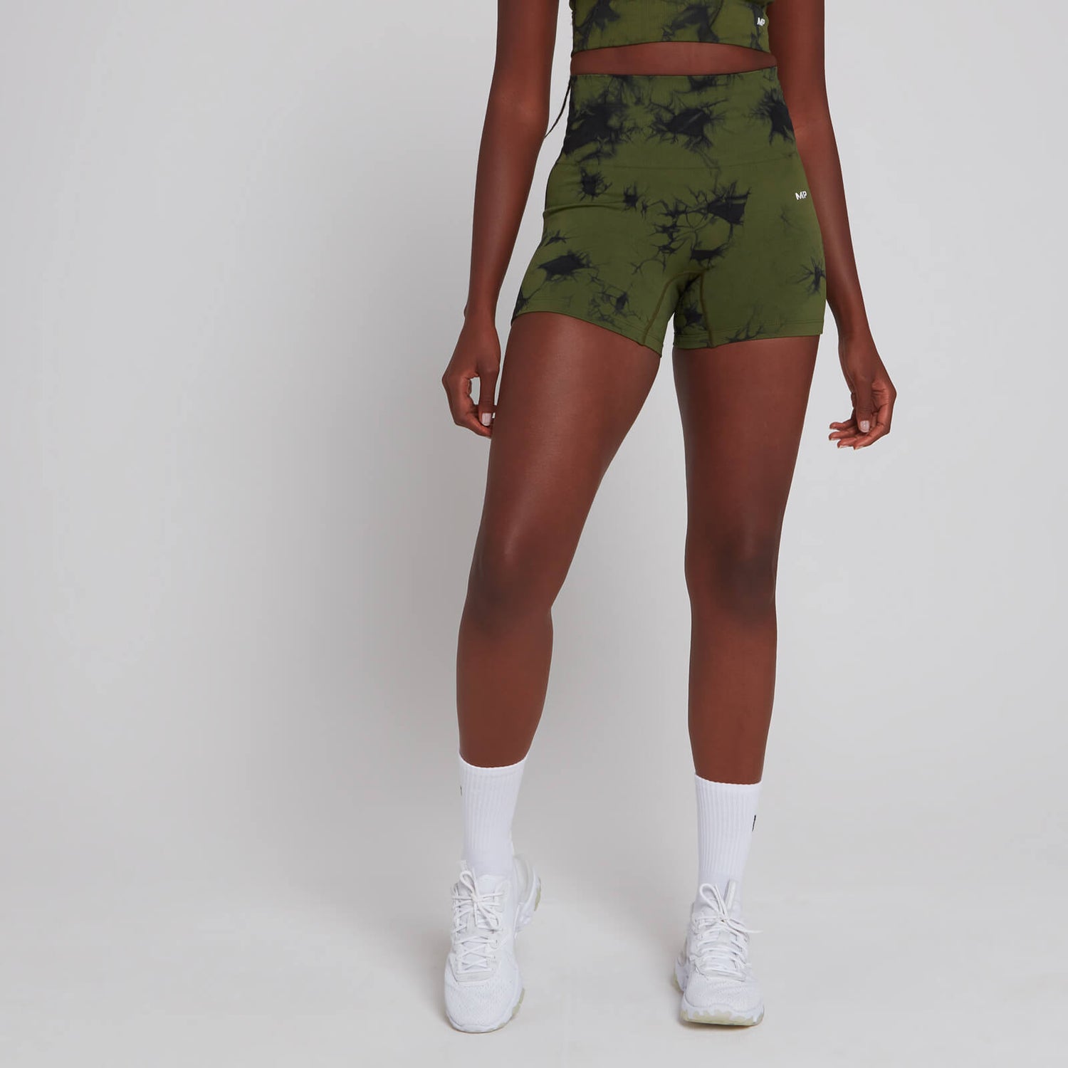 MP Ženske brezšivne kratke hlače za oblikovanje postave Shape Ultra Booty – listnato zelena Tie Dye - XXS