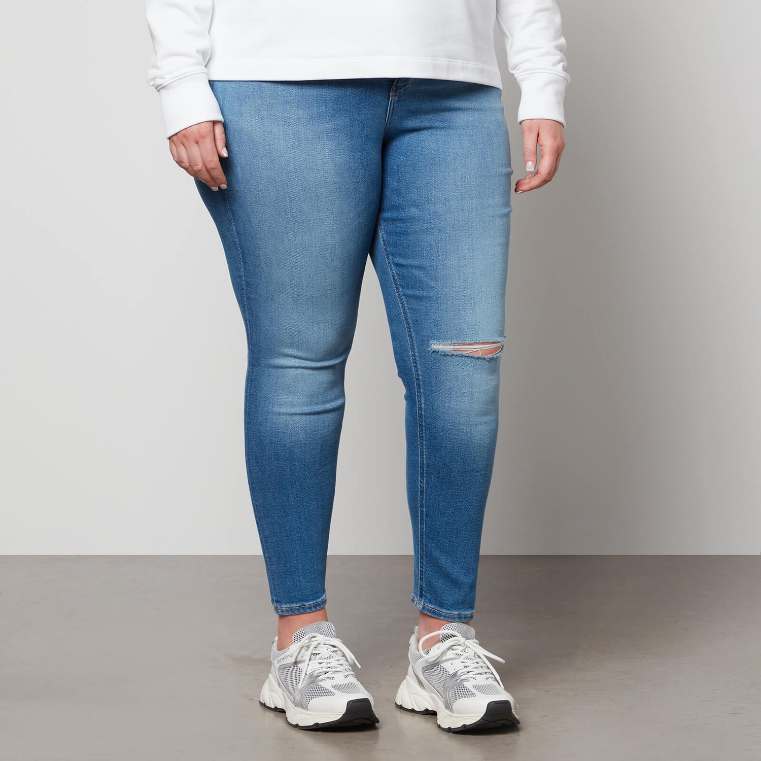 Calvin Klein Jeans Plus High-Rise Stretch-Denim Skinny Jeans - W34