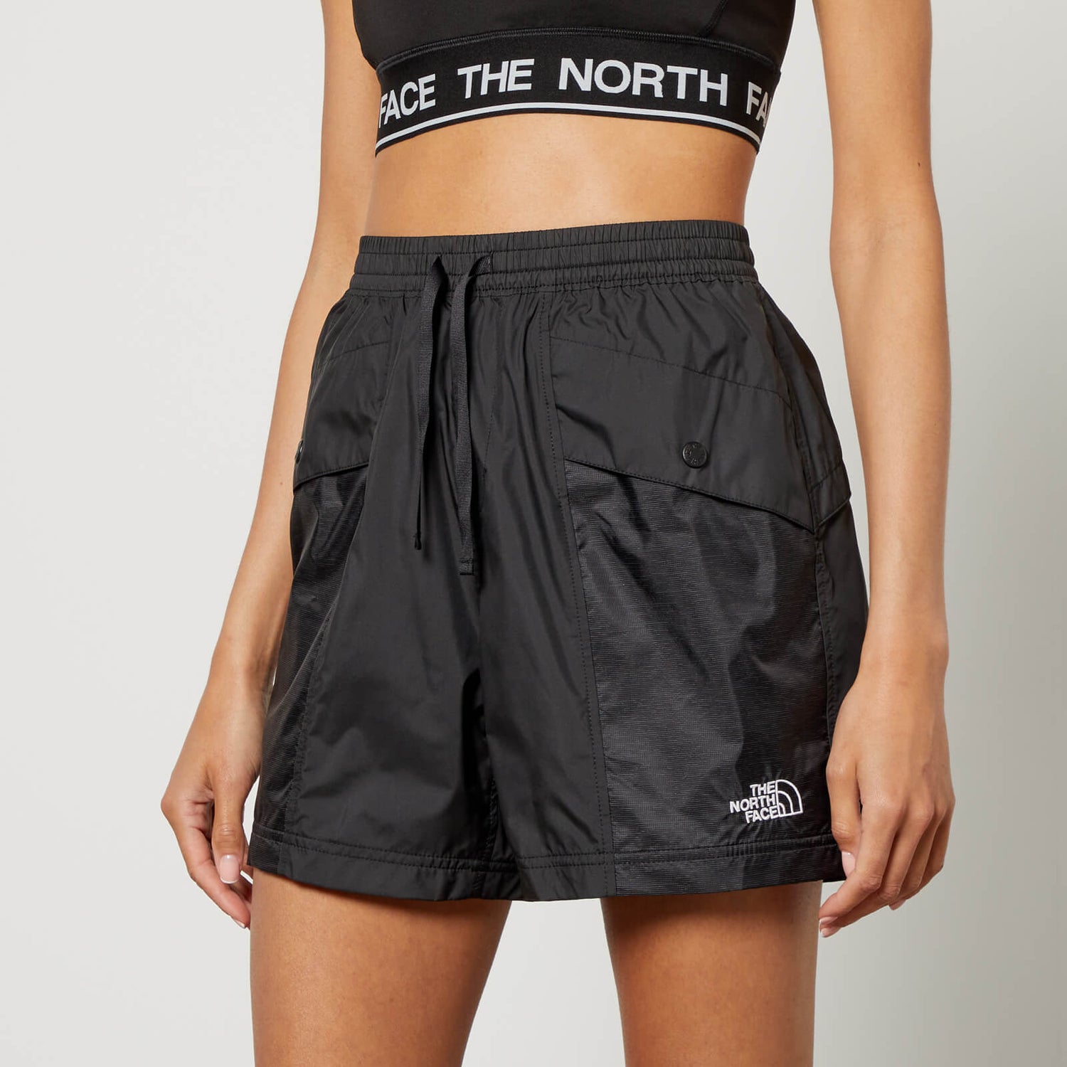 The North Face Women's TNF Outline Shorts - TNF Black