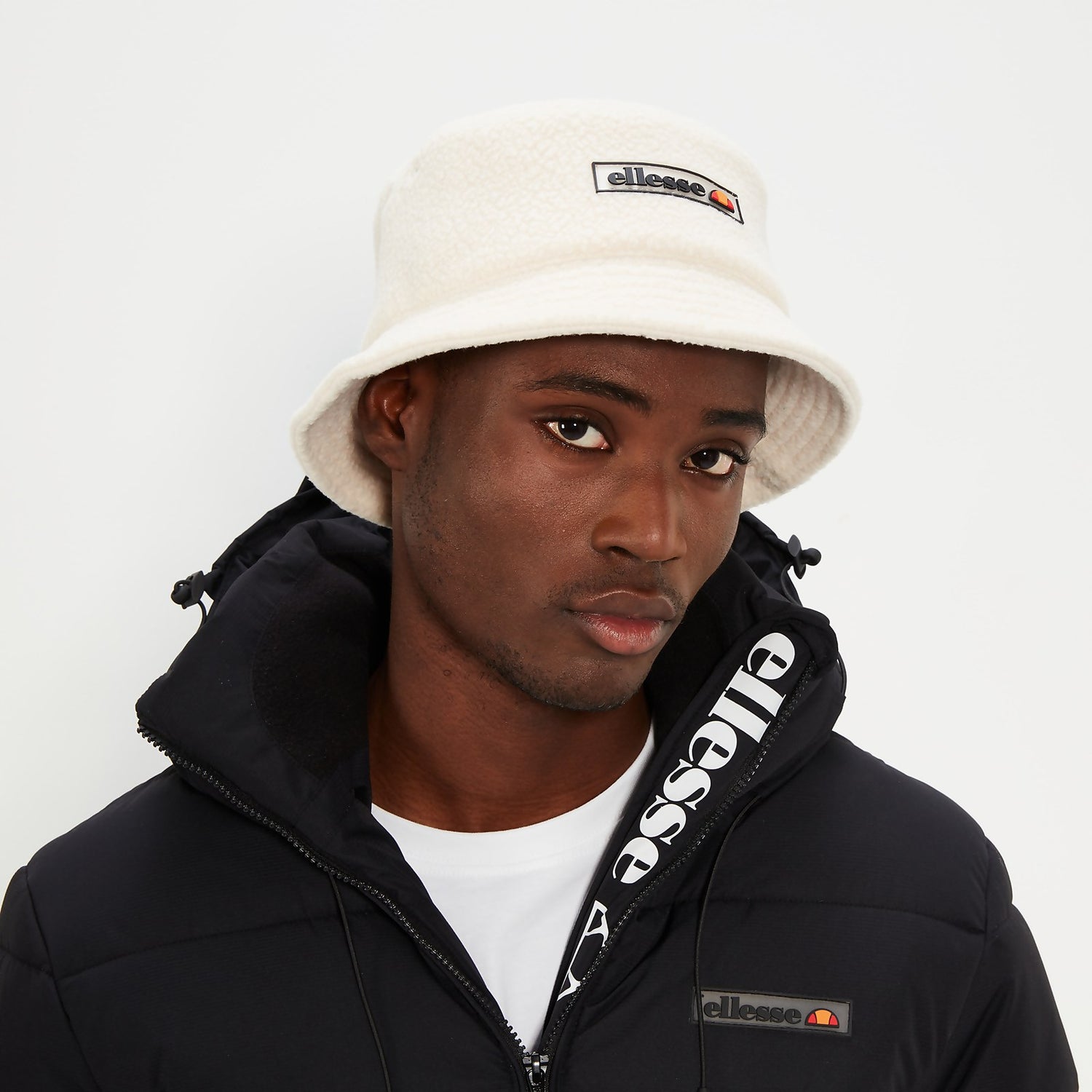 Ellesse bucket cheap hat white