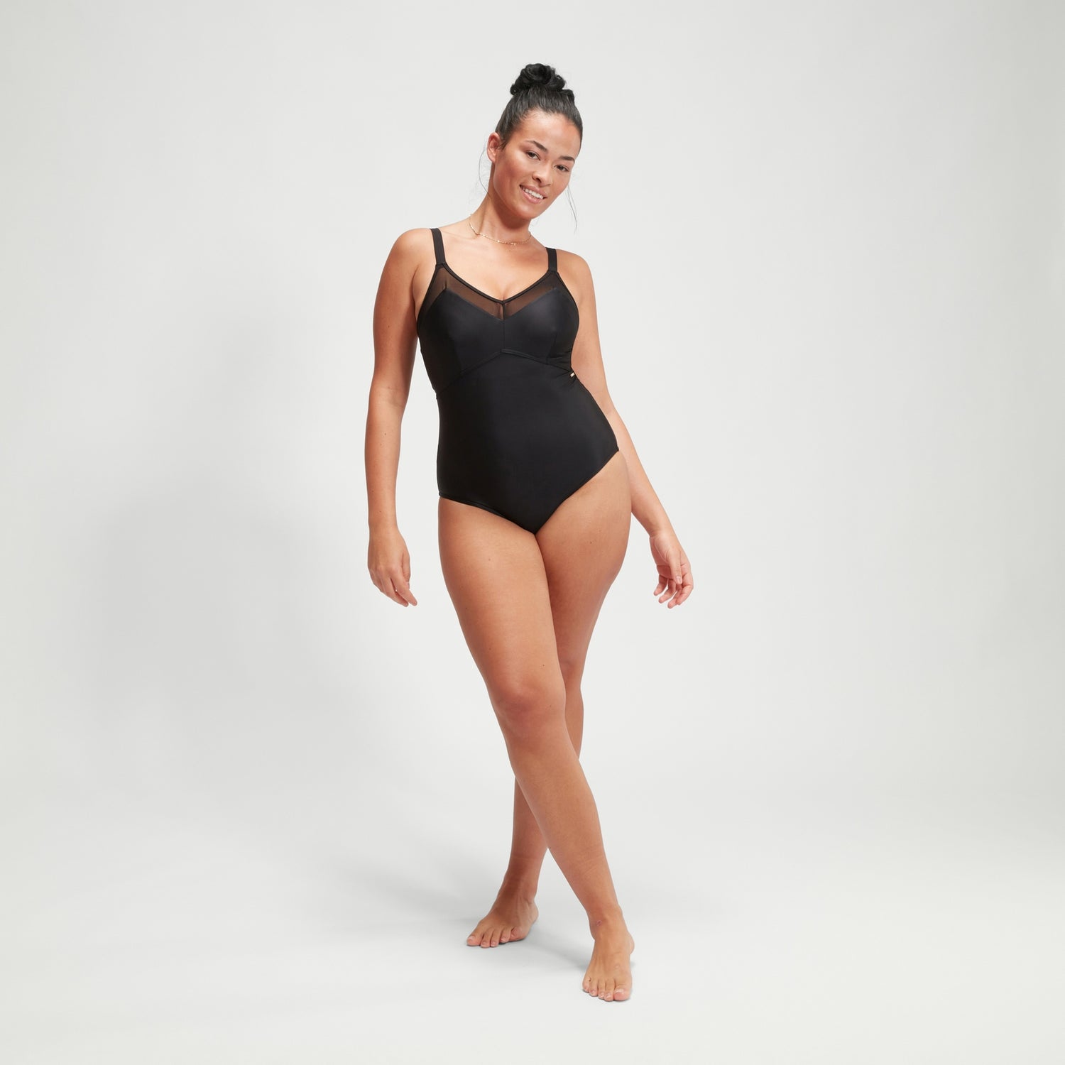 Traje de bano moldeador LuniaGlow para mujer negro Speedo ES