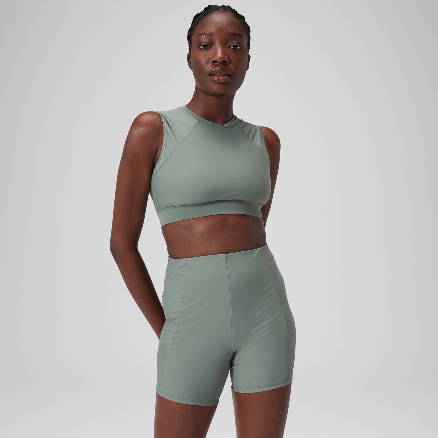 Haut court sport femme 2025