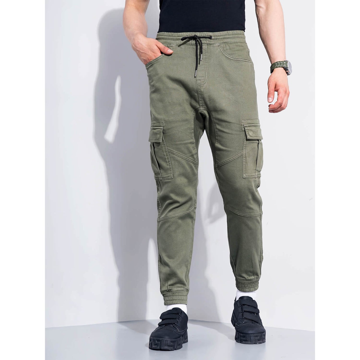 Nike Essential woven cargo sweatpants in green | ASOS