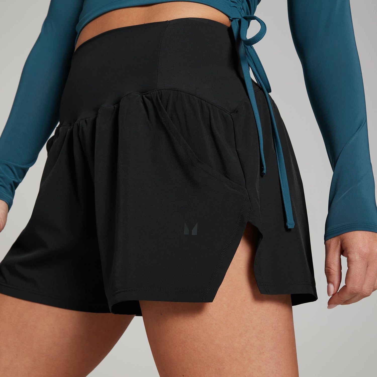 MP Women's Tempo Studio Woven Shorts - Black