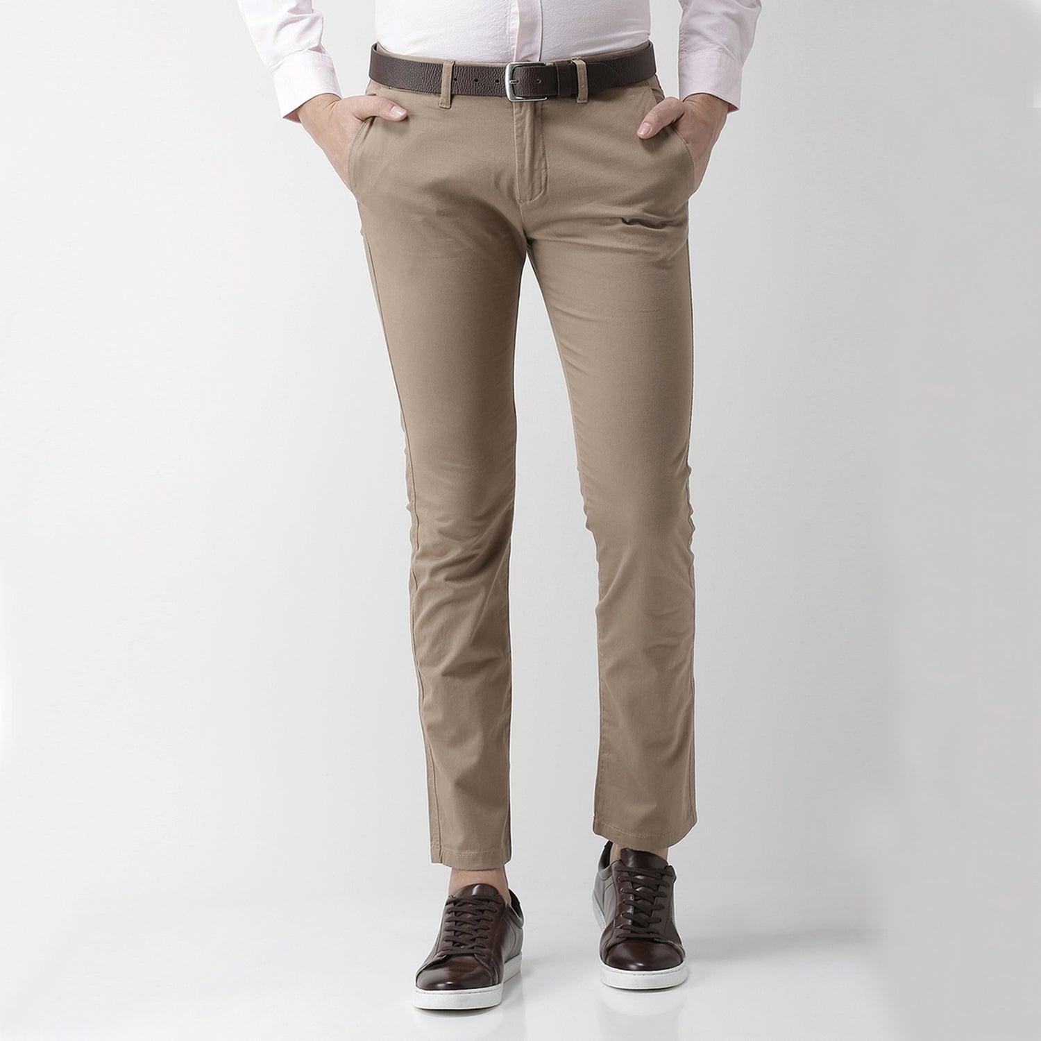 Beige Solid Slim Fit Casual Trousers MOPRIMAII Celio