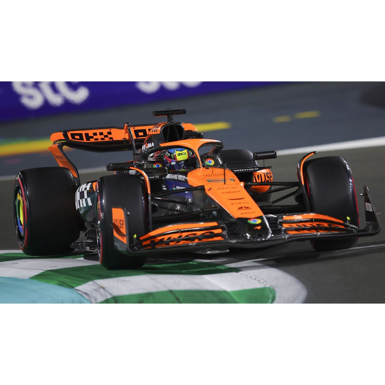 Minichamps 1:18 Mclaren Formula 1 Team MCL38 Oscar Piastri 2024