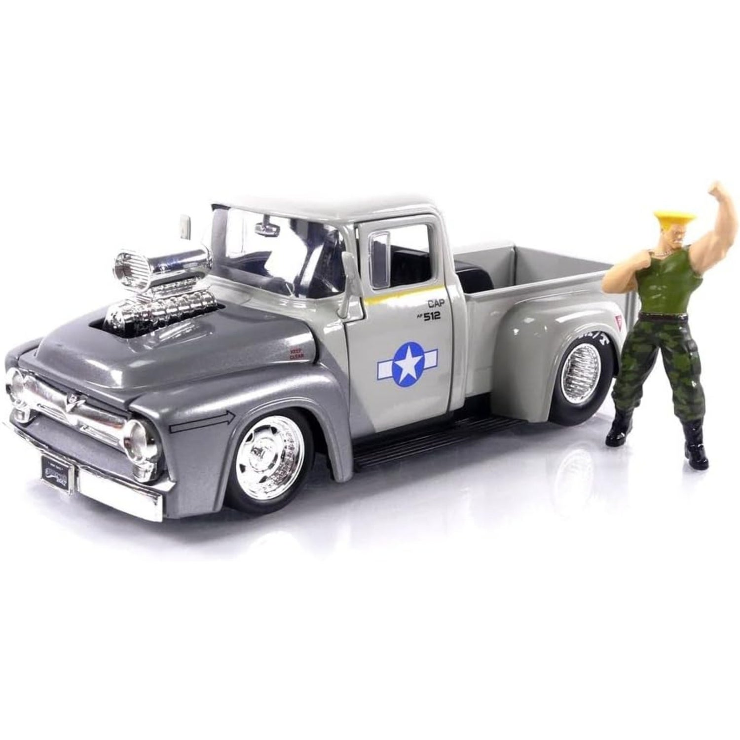 STREET FIGHTER 1:24 WITH GUILLE FIGURE
