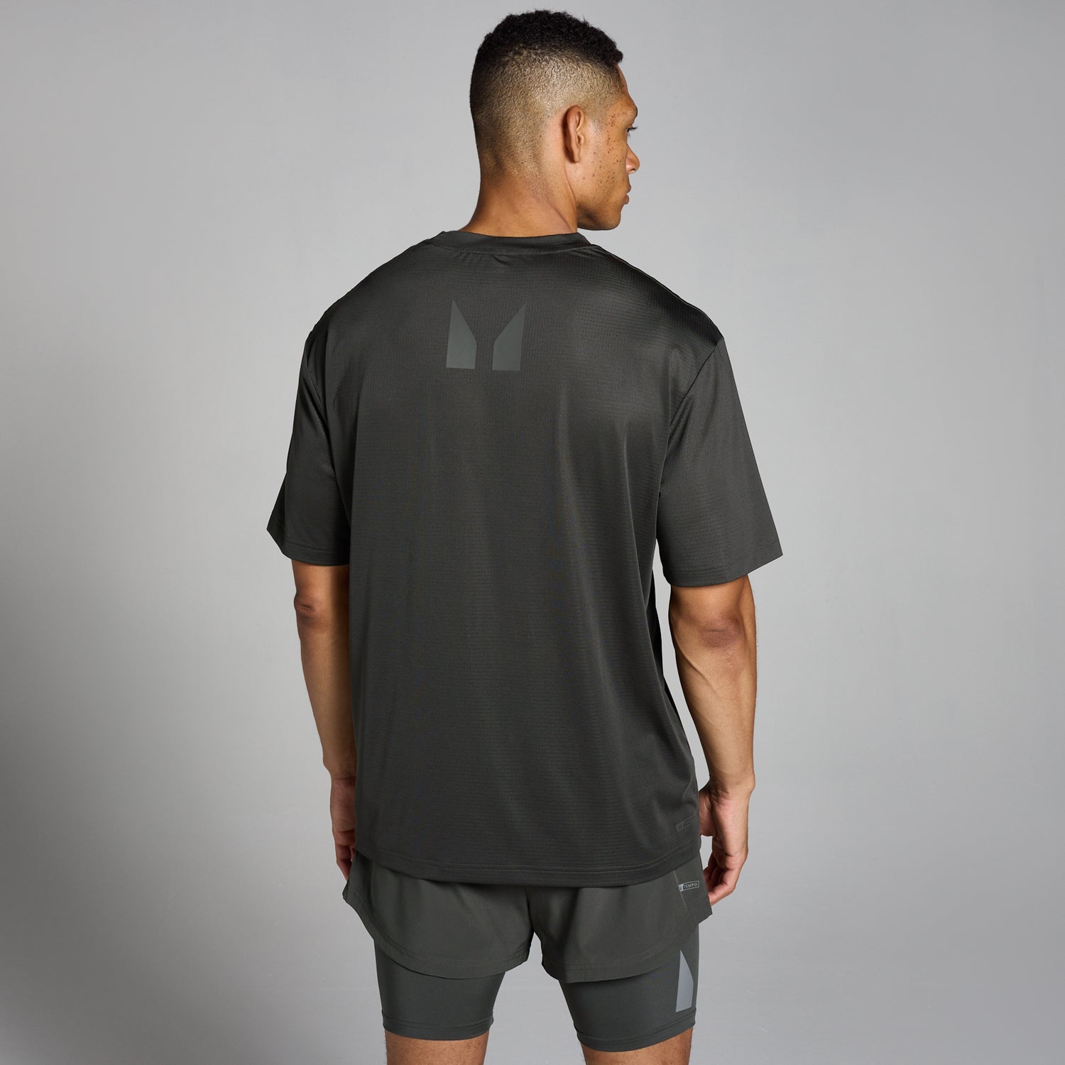 MP Men's Tempo Oversized Mesh Training T-Shirt - Night Grey - XS