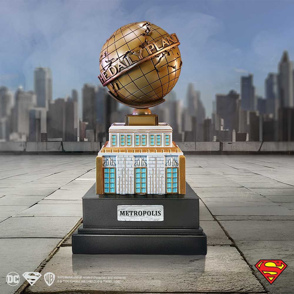 DC Comics The Daily Planet Replica 22cm