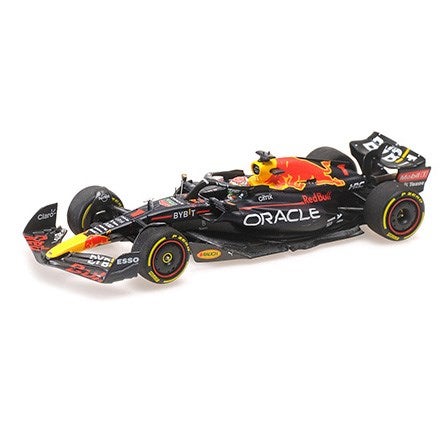 Bburago 1:43 F1 RED BULL RACING RB18 2022 WITH HELMET VERSTAPPEN
