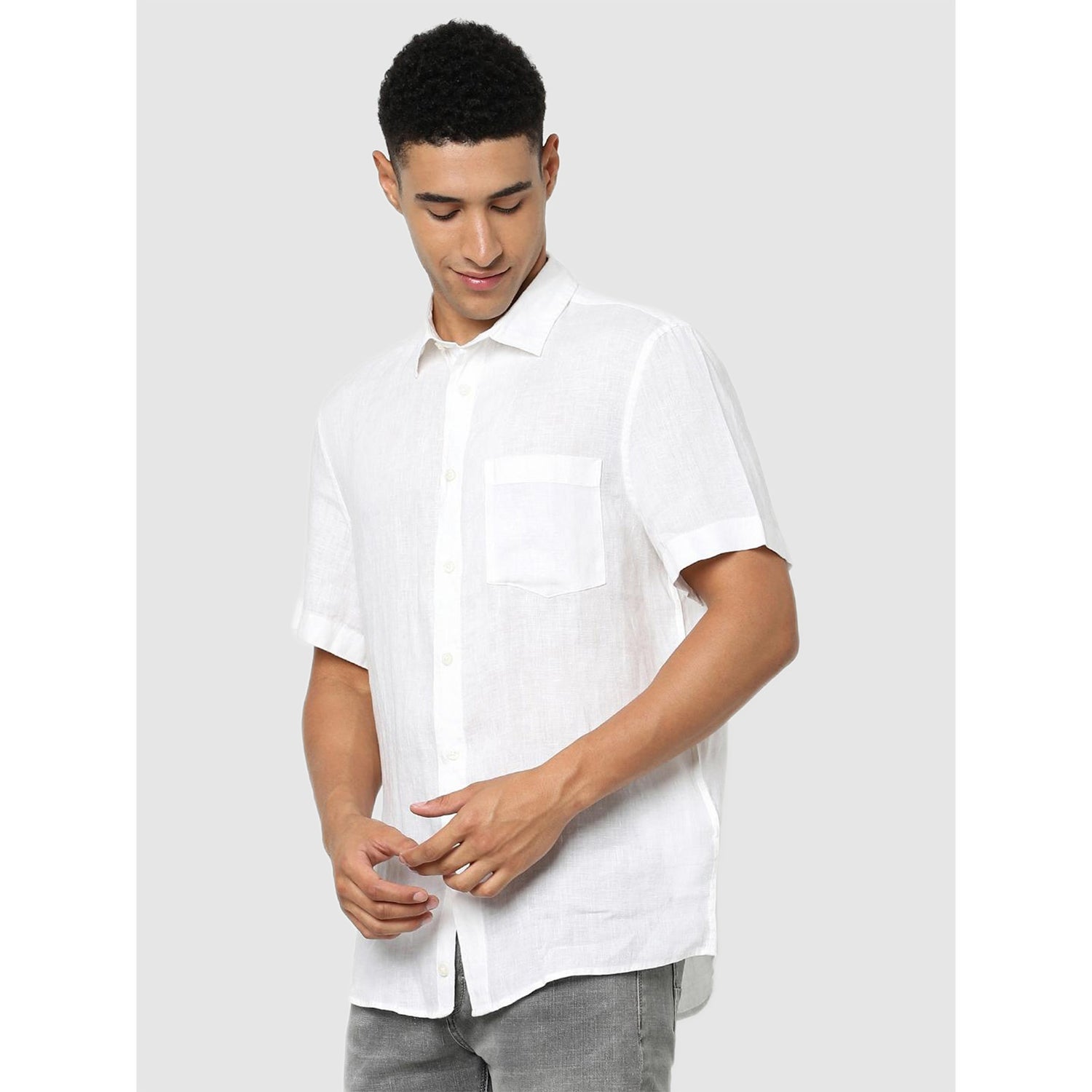 White Solid Regular Fit Classic Linen Casual Shirt (BAMACAR)