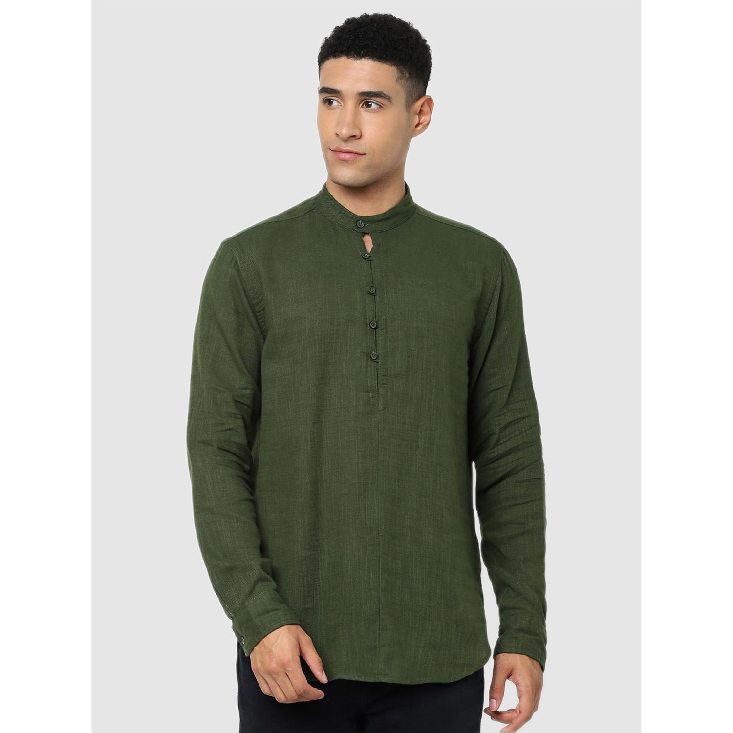 Green Solid Regular Fit Cotton Casual Shirt (BAMAOU1)