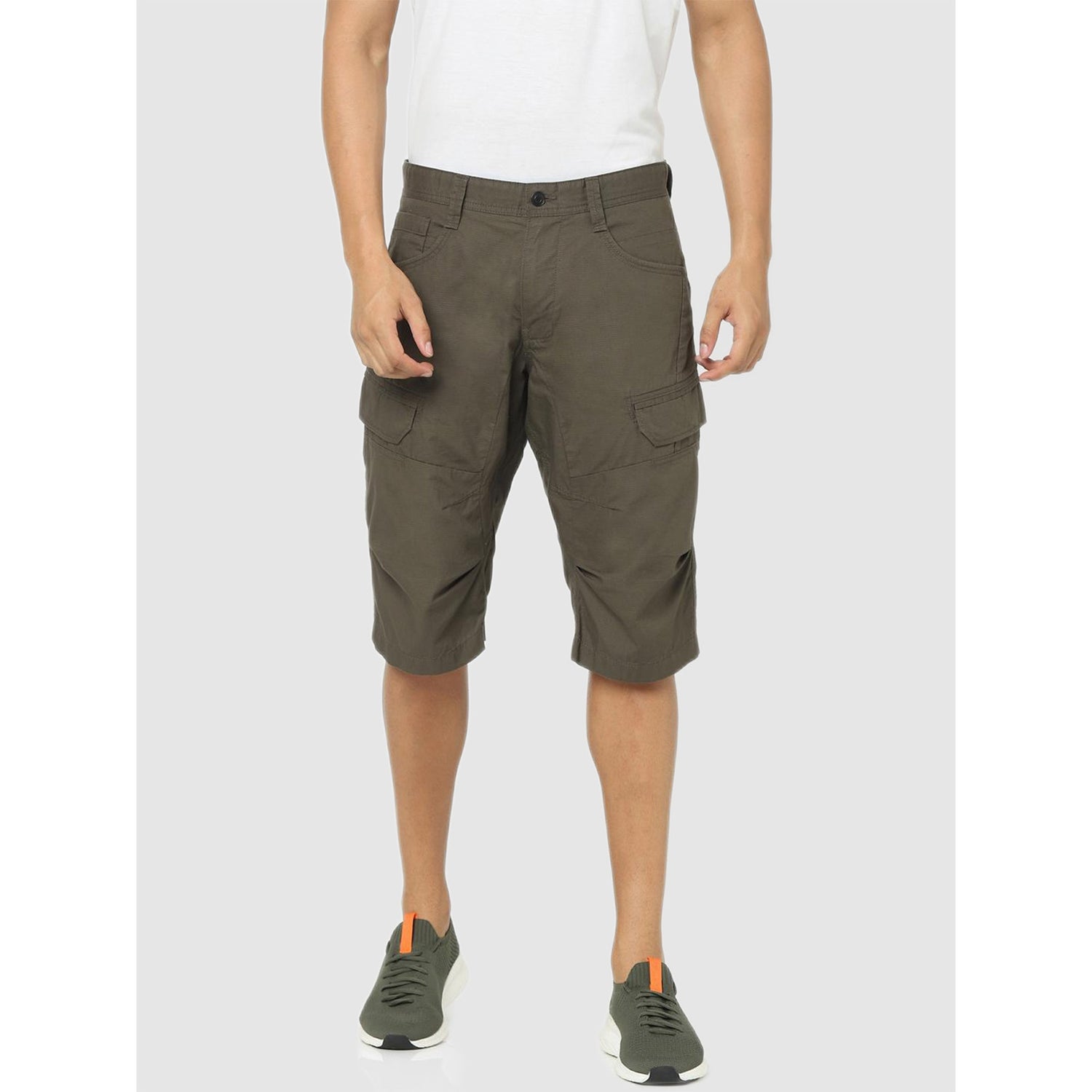 Olive Green Solid Regular Fit Cargo Shorts (BOCOURTEBM)