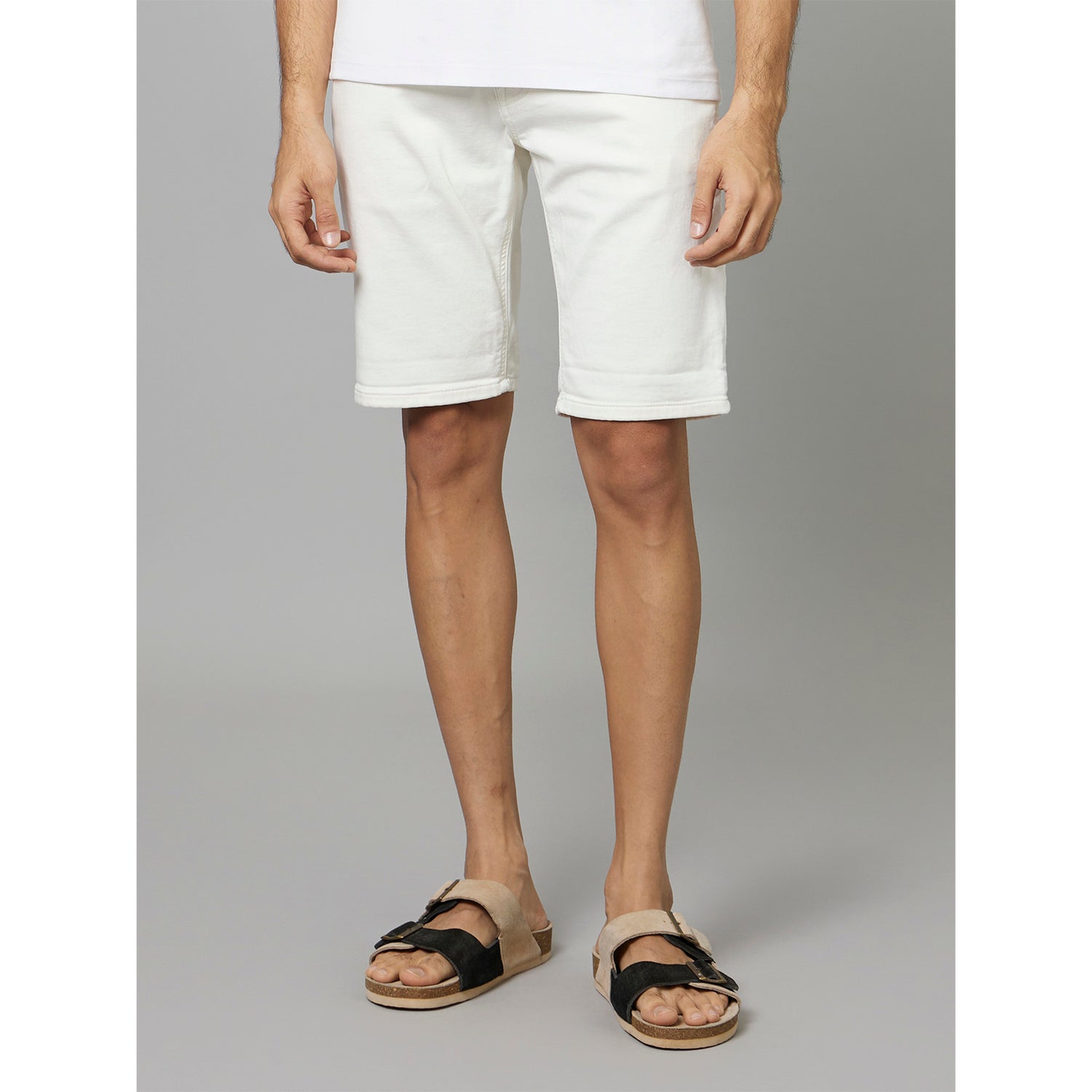 Off White Mid-Rise Regular Fit Cotton Shorts (DOKNITBM)