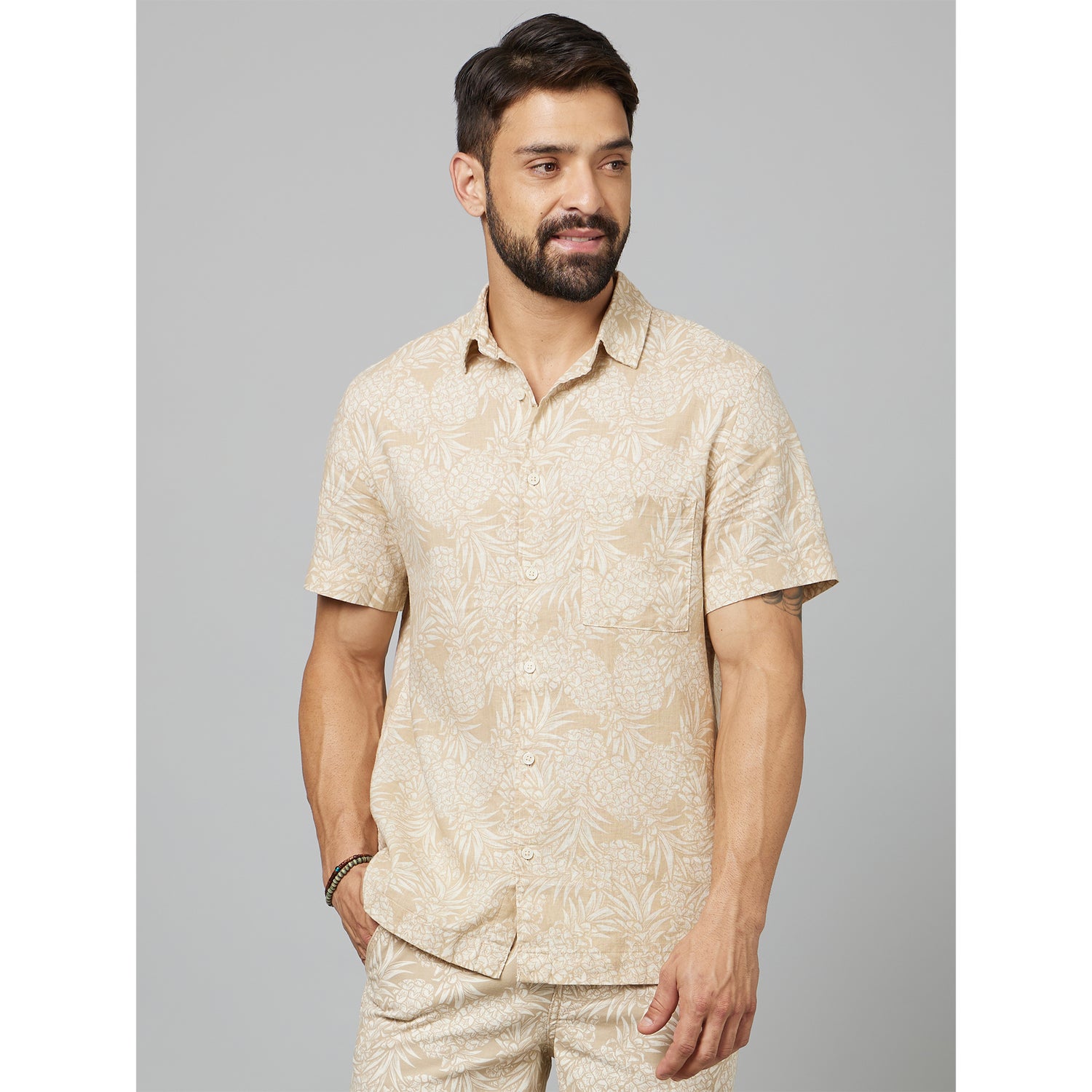 Beige Classic Tropical Printed Spread Collar Casual Cotton Shirt (DAOVERA)