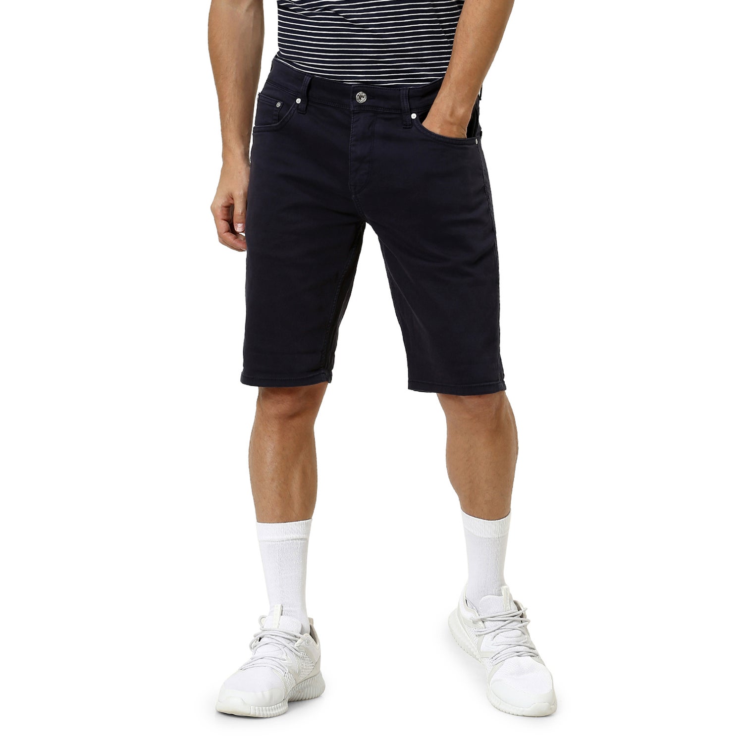 Black Solid Regular Fit Denim Shorts (MOHITOBM)