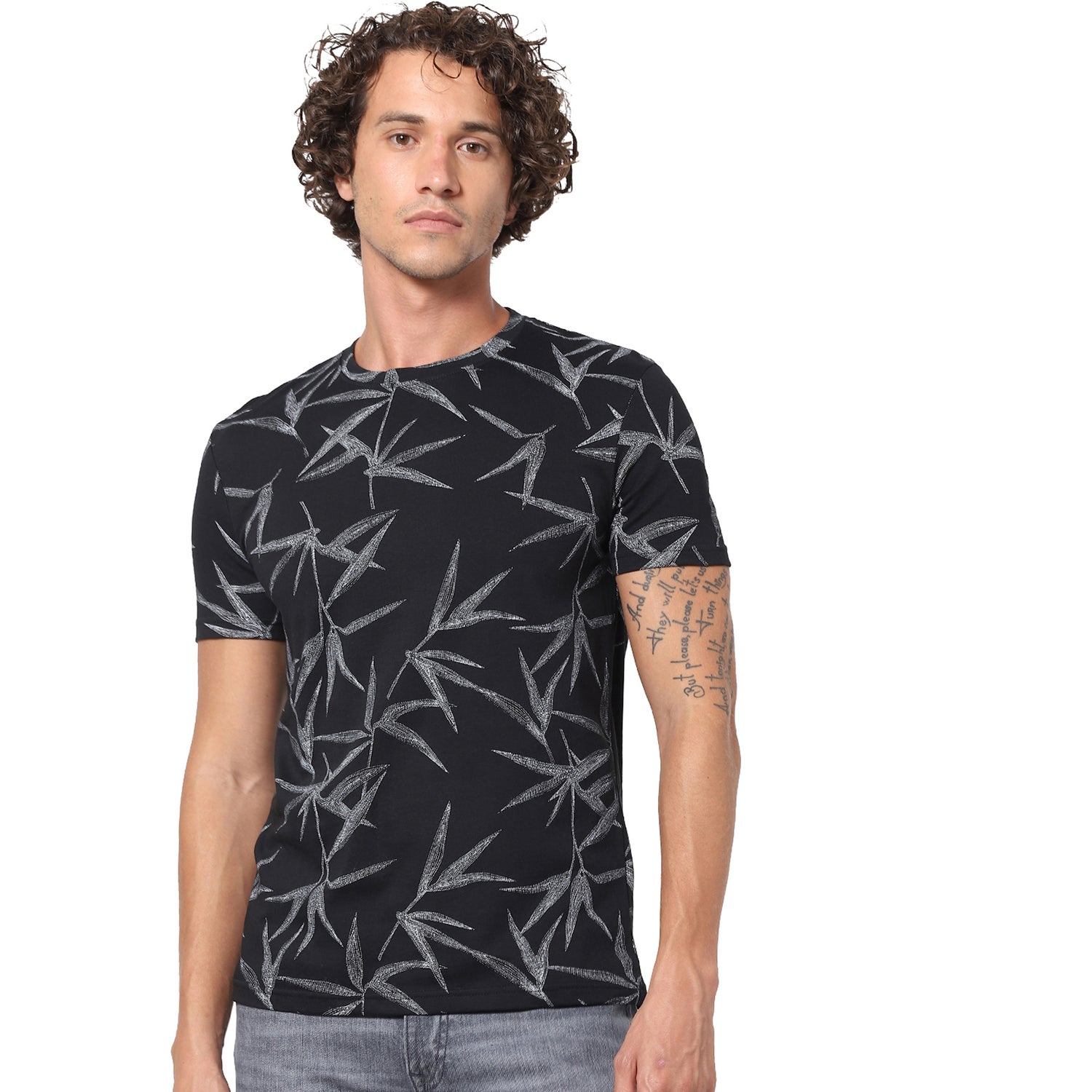 Black Printed Tropical T-shirt (TEPOINTE)