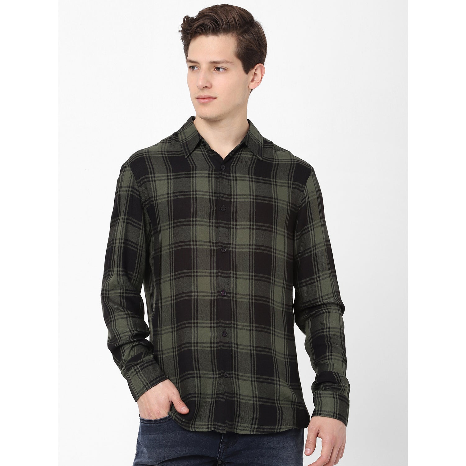 Green and Black Slim Fit Checked Cotton Casual Shirt (BAVISCHECK)