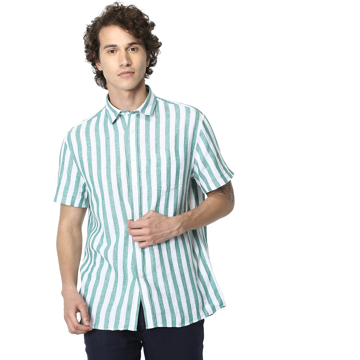Green and White Regular Fit Striped Casual Shirt (RABATONLINSS)