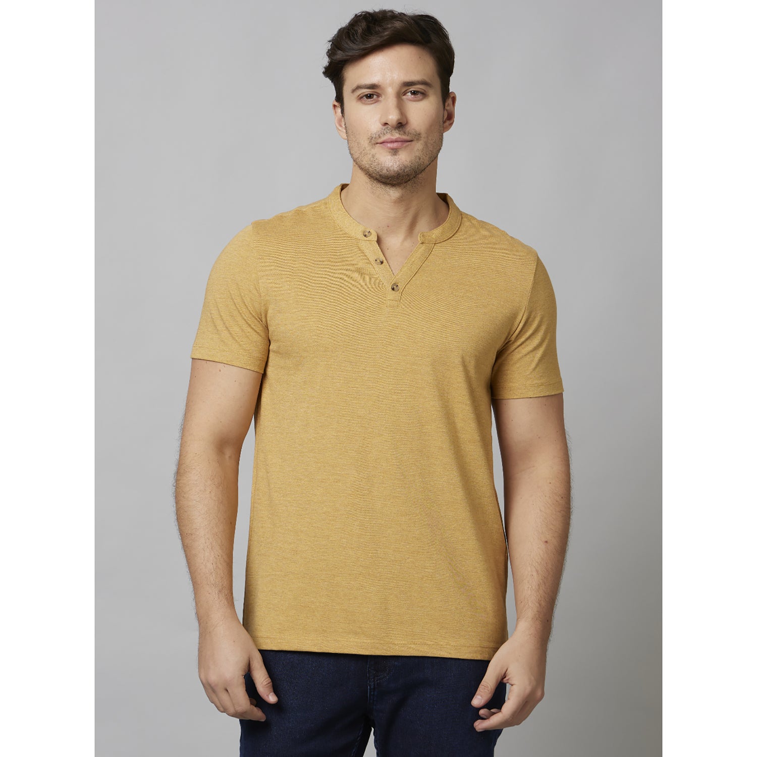 Mustard Solid Short Sleeve Cotton Blend T-Shirts (CEGETI1)