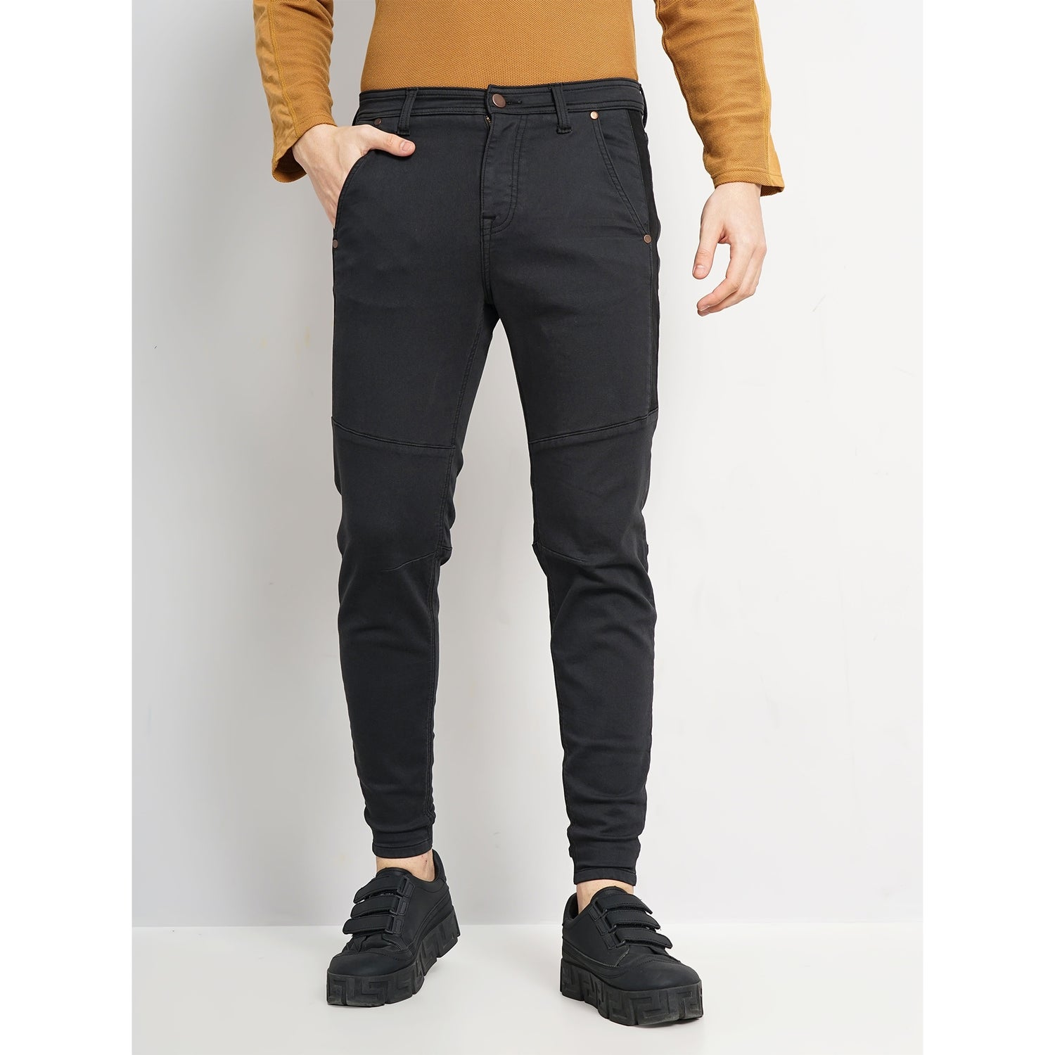 Men Black Solid Slim Fit Cotton Twill Denim Cargo Jeans (FOBIKE)