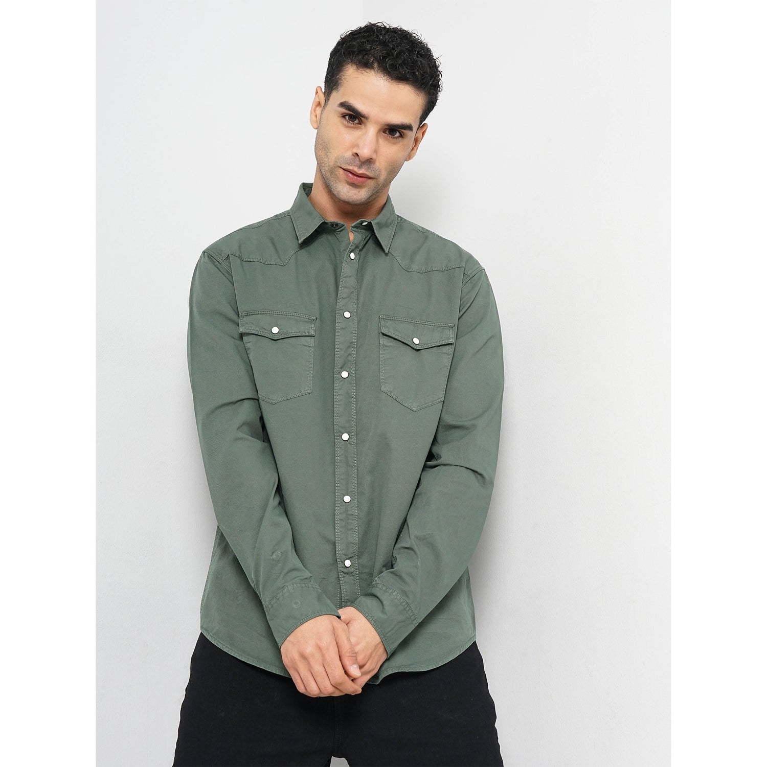 Men's Olive Solid Regular Fit Cotton Shirt (FAWESTOD)