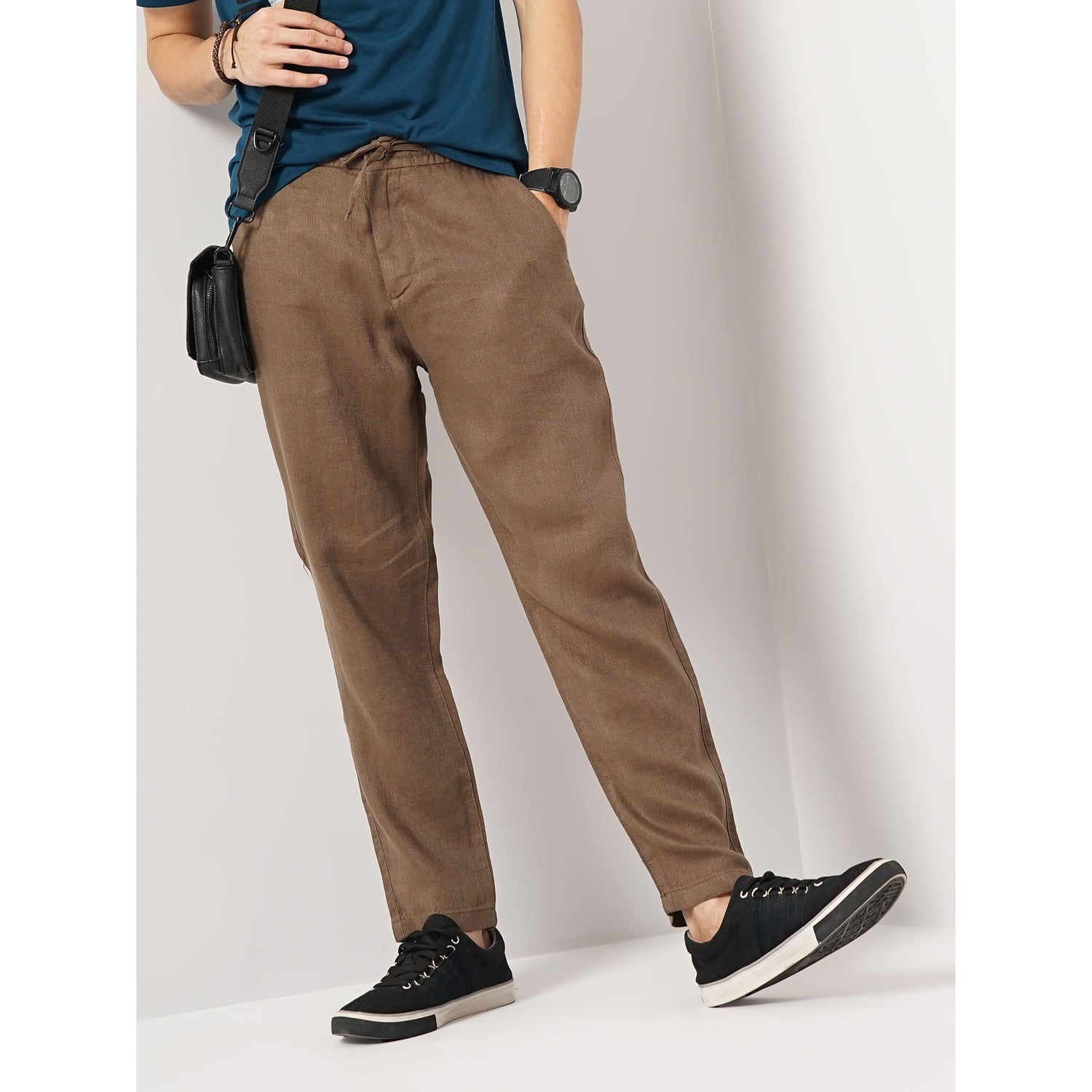 Men Brown Solid Regular Fit Linen Trouser (DOLINUS1)