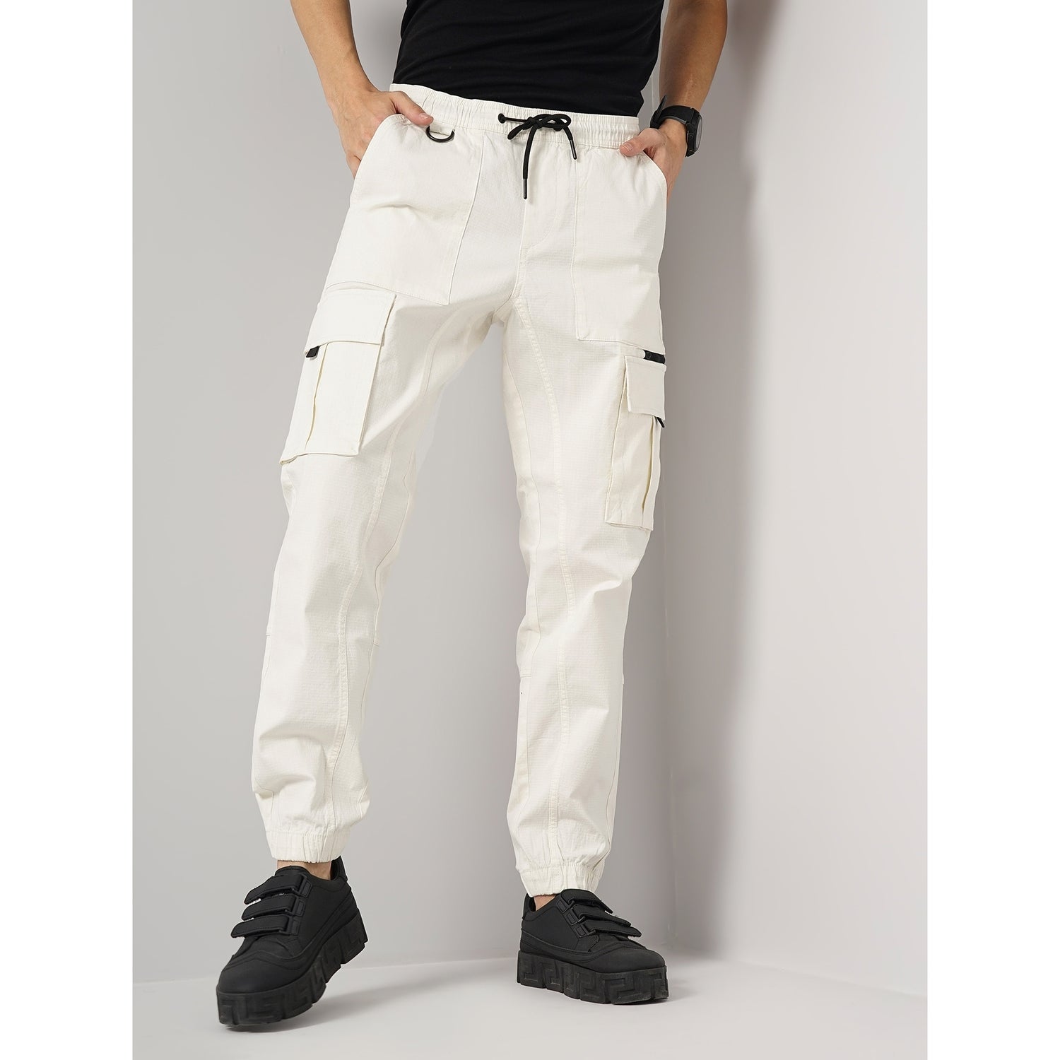 Men Beige Solid Regular Fit Cotton Cargo Trouser (GOCOTON)