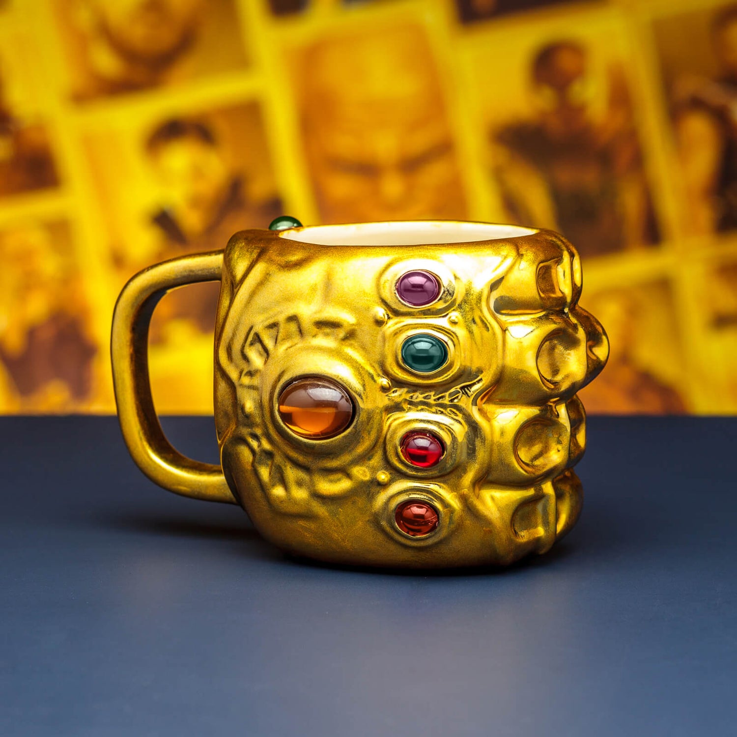 Tasse en forme de gantelet Marvel Avengers Infinity War