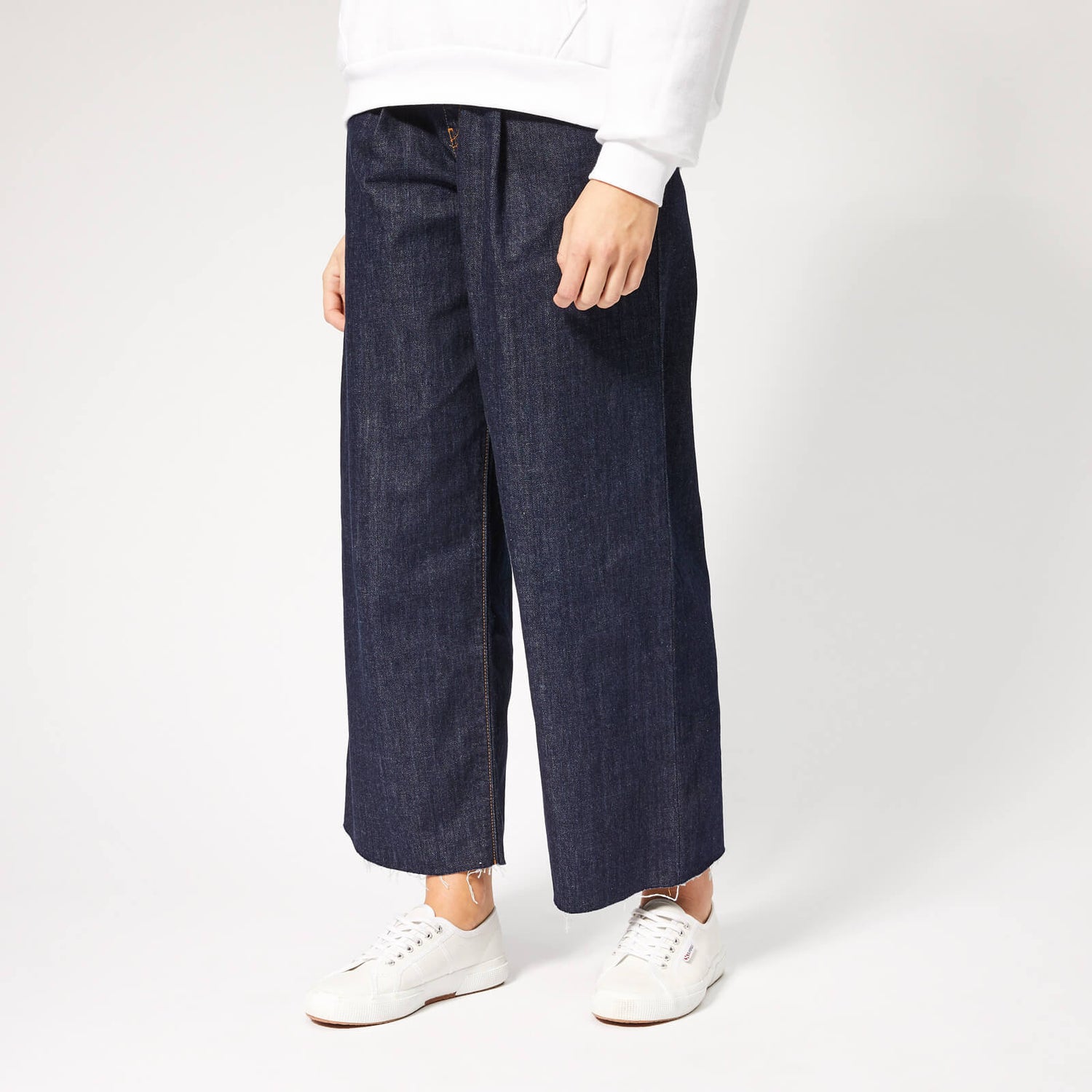 Ribcage pleated outlet