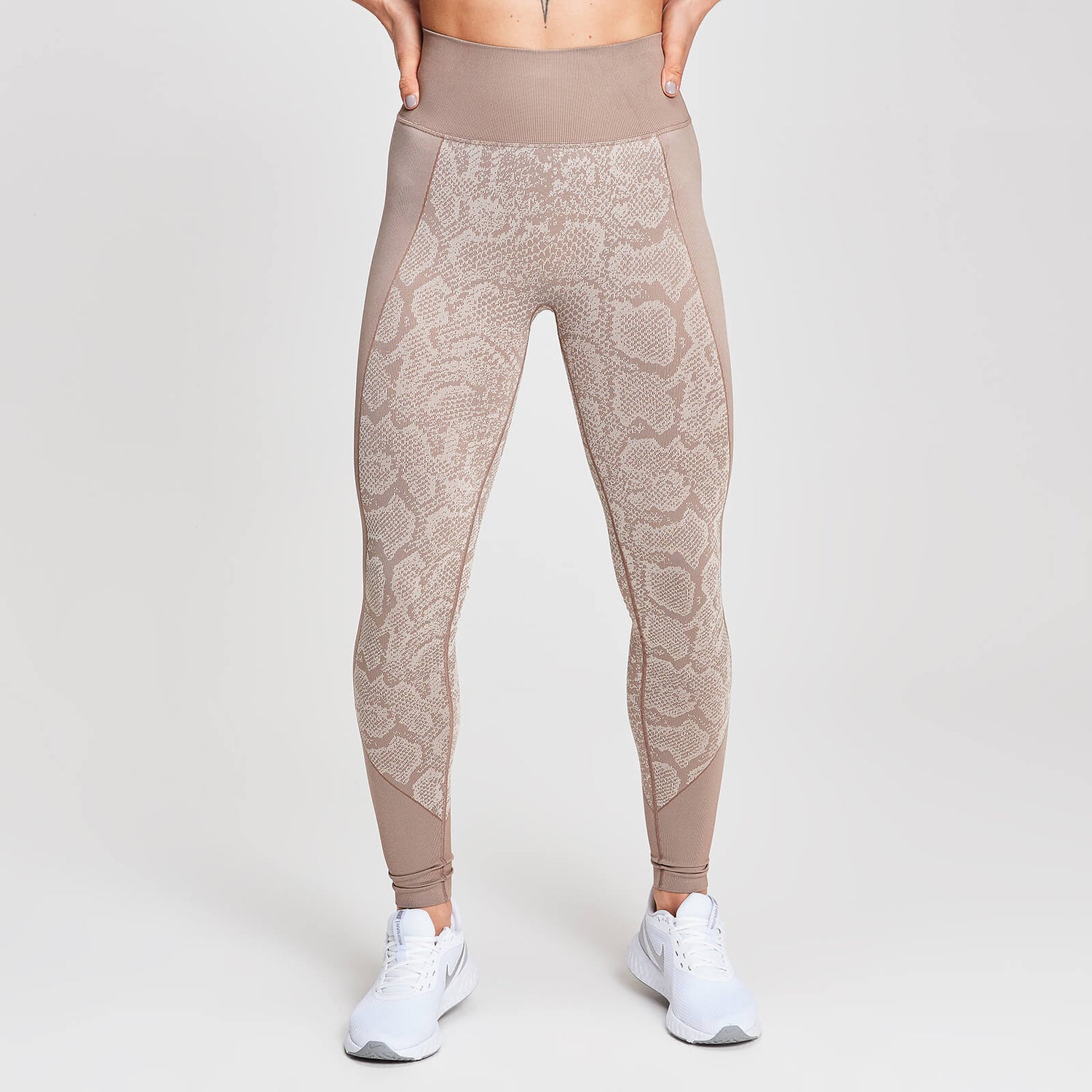 MP Women's Snake Seamless Leggings | Beige | MYPROTEINâ¢