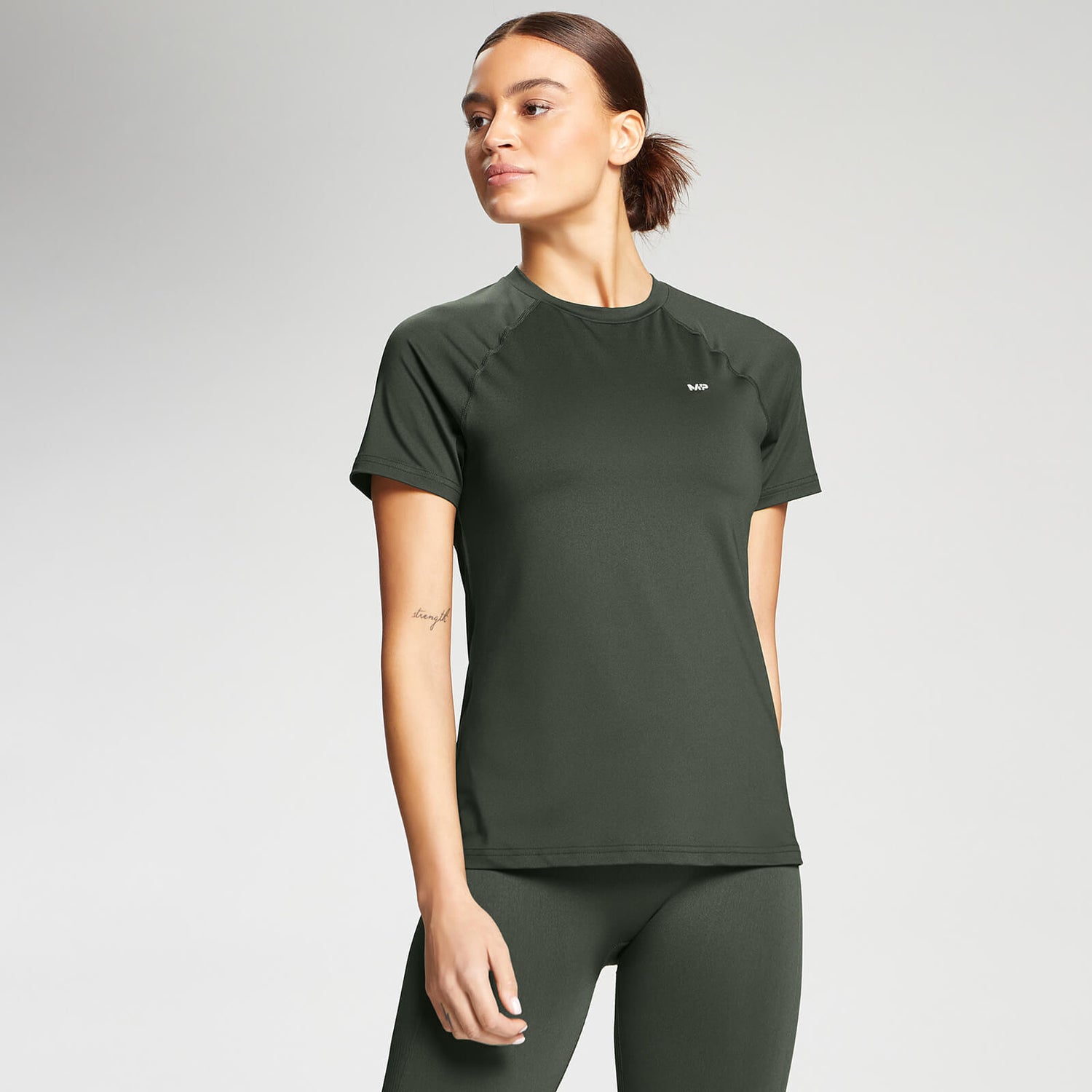 MP Women's Training TShirt Slim Fit Vine Leaf MYPROTEIN™
