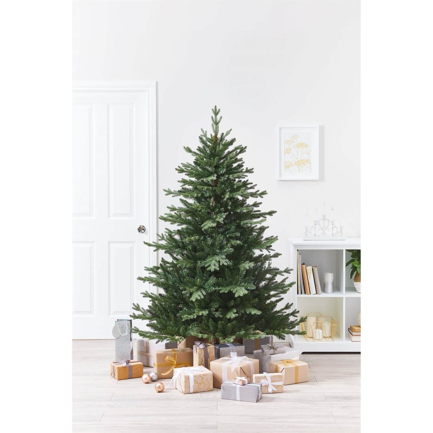 I. 6ft Norwegian Artificial Tree Homebase