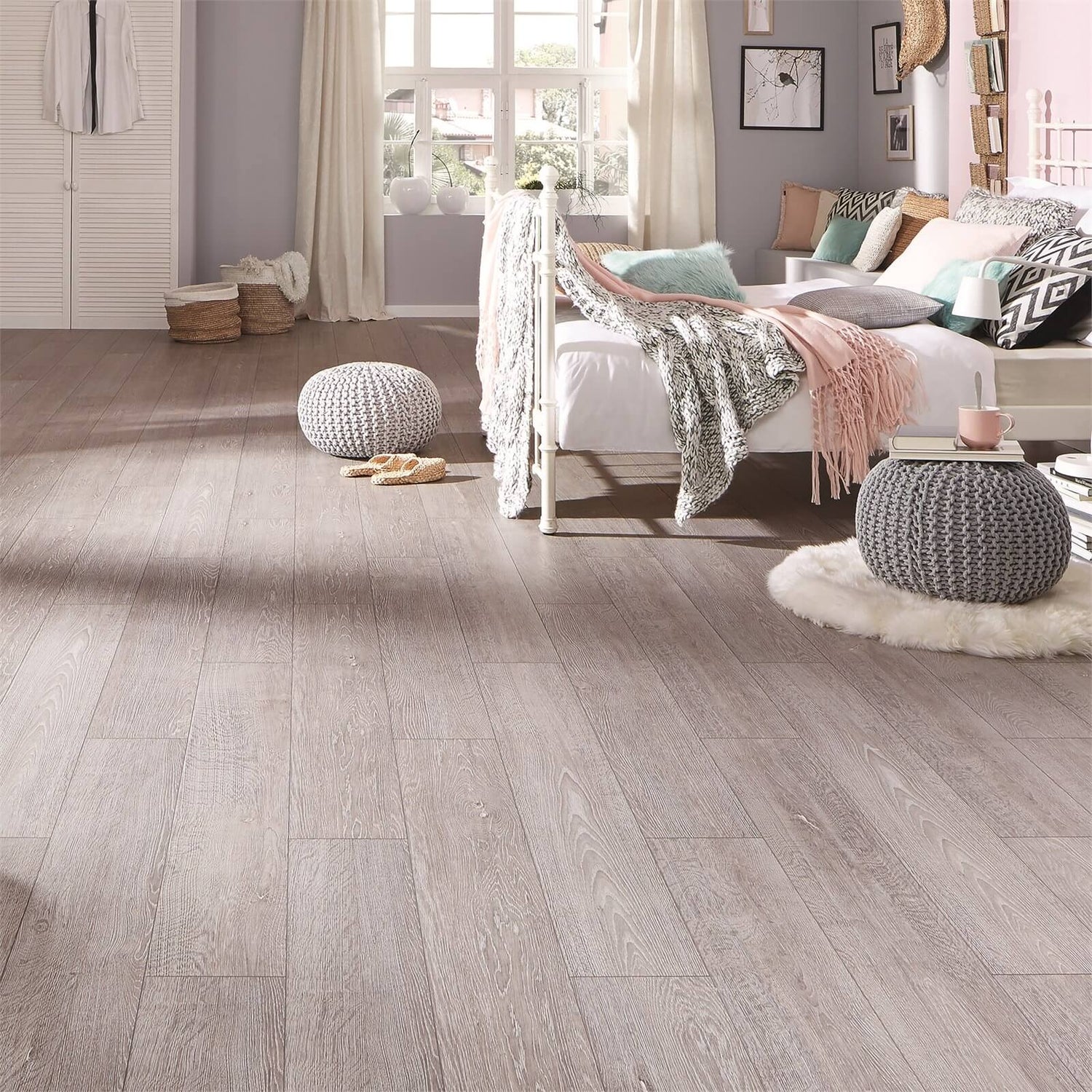 Aspley Oak Laminate Flooring Homebase