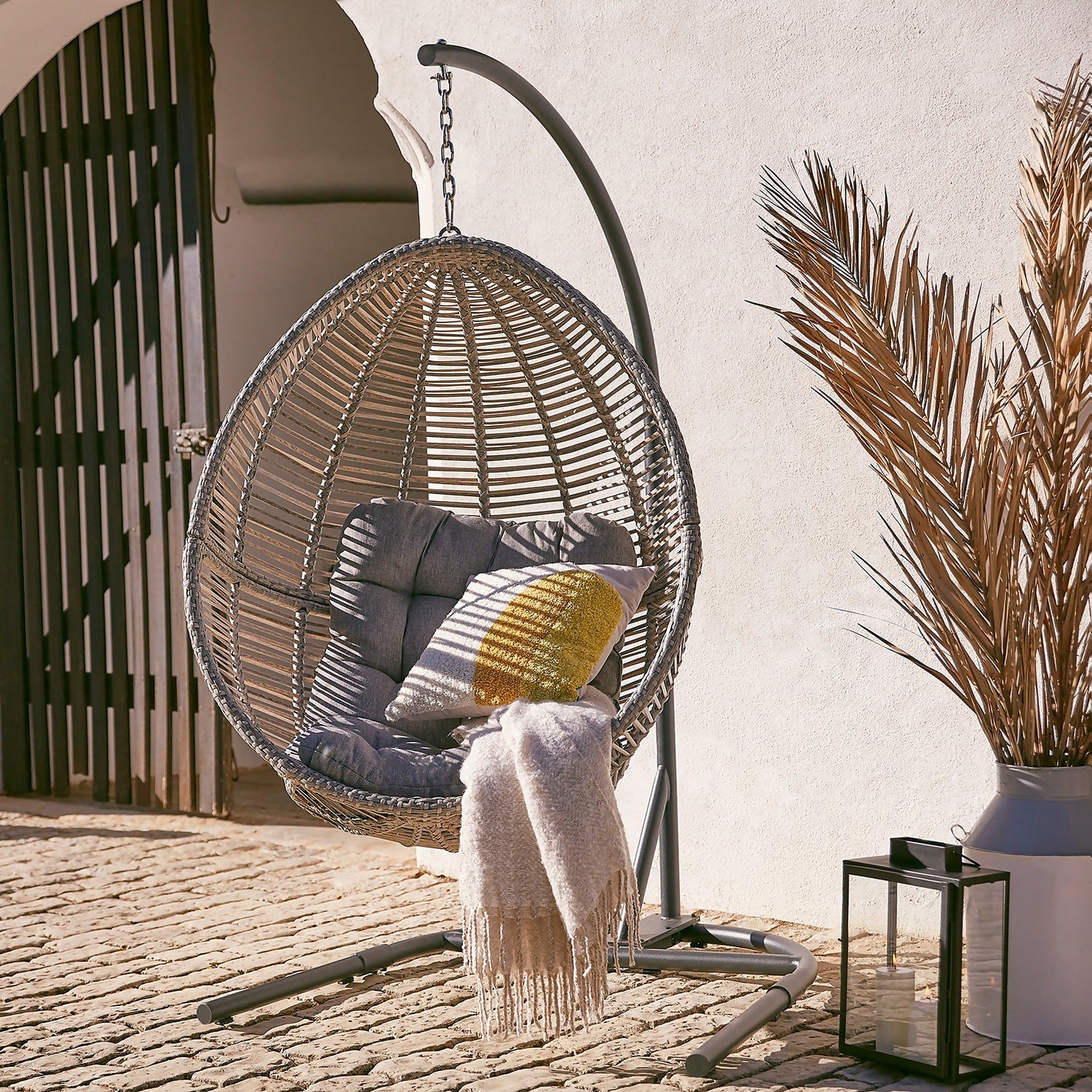 Floating egg chair Sale